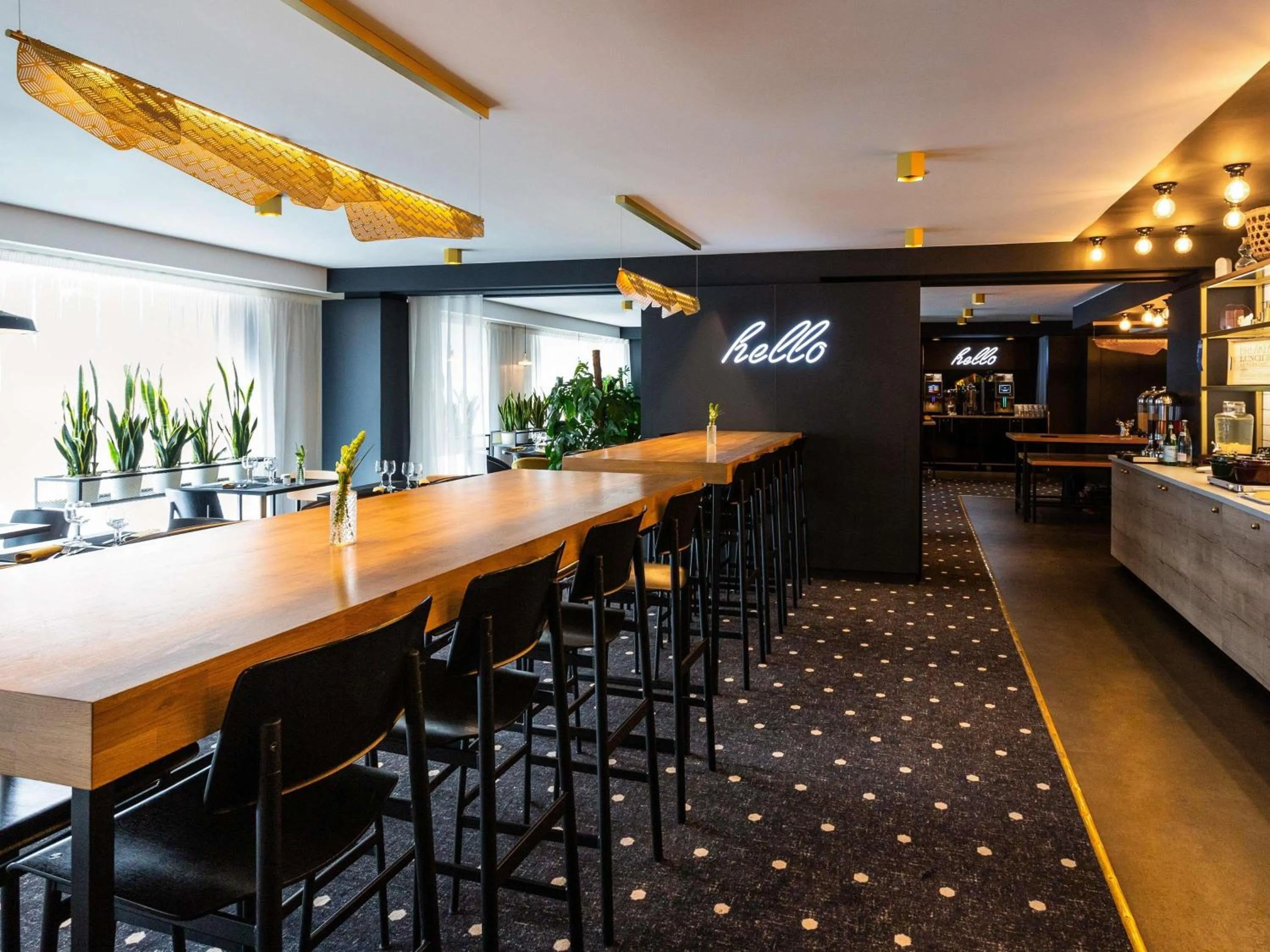 Restaurant/places to eat in Mercure Bordeaux Centre Ville