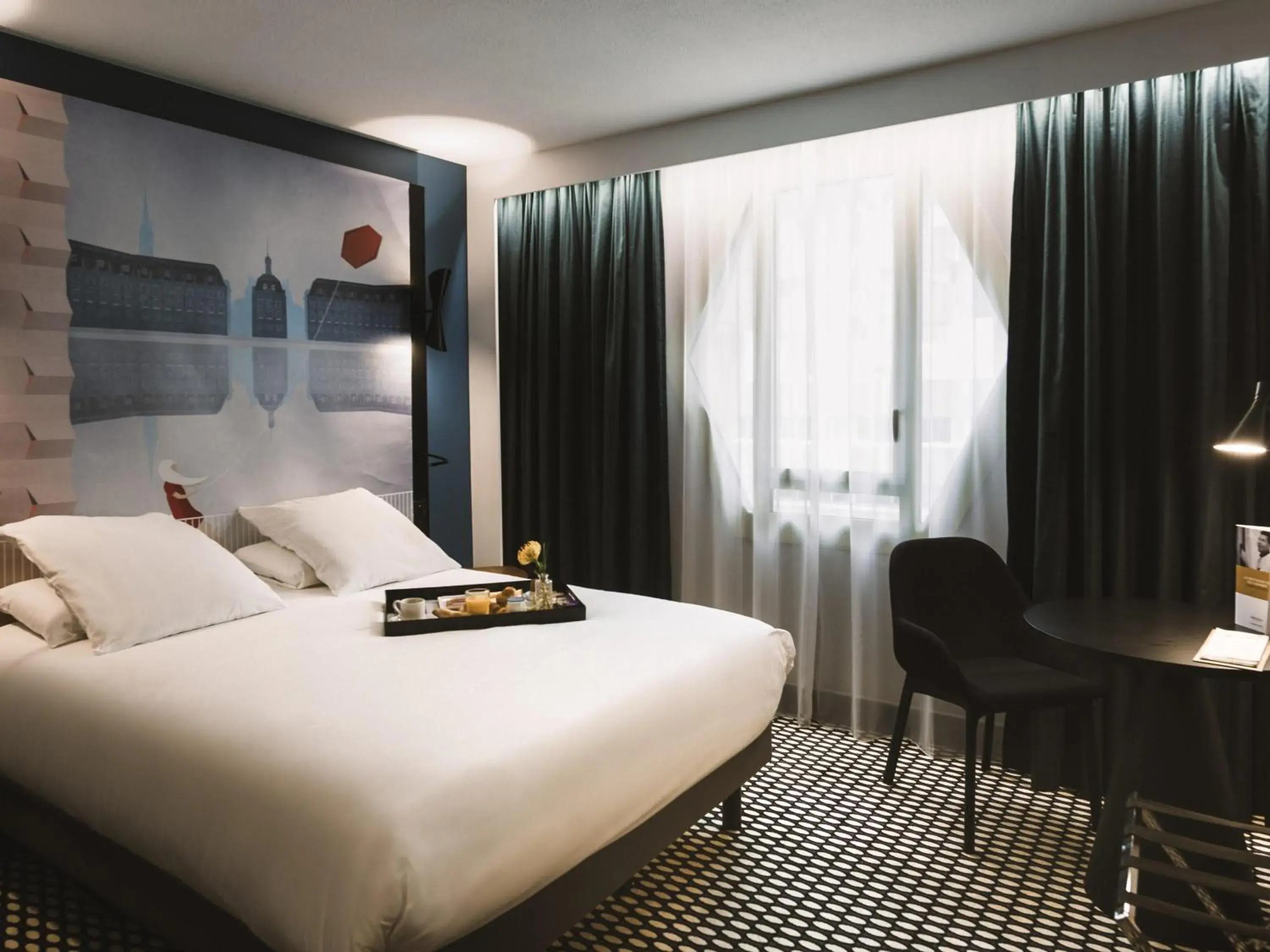 Bedroom, Bed in Mercure Bordeaux Centre Ville Bedroom, Bed in Mercure Bordeaux Centre Ville