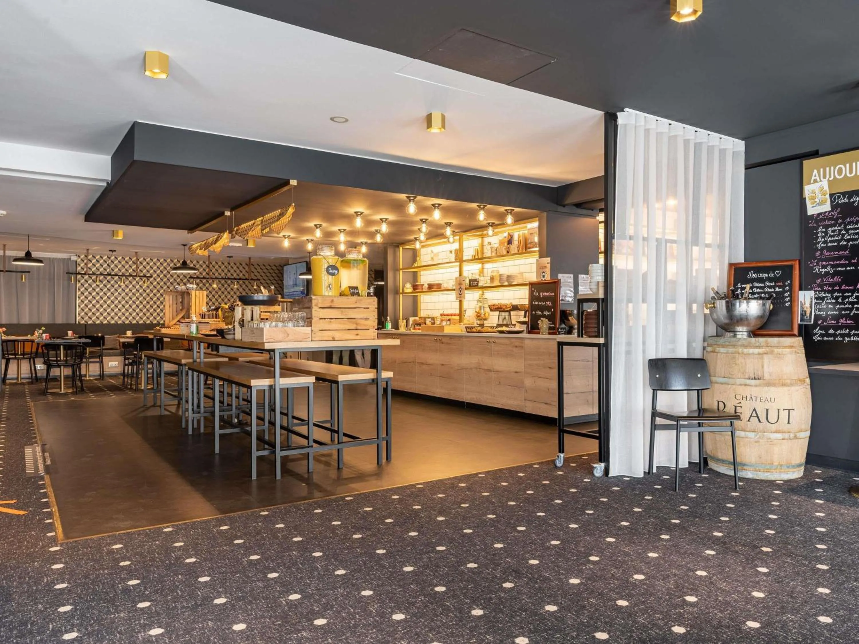 Breakfast in Mercure Bordeaux Centre Ville