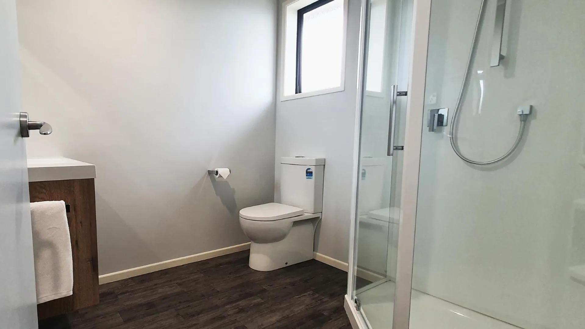 Bathroom in Antonio Mews Motel