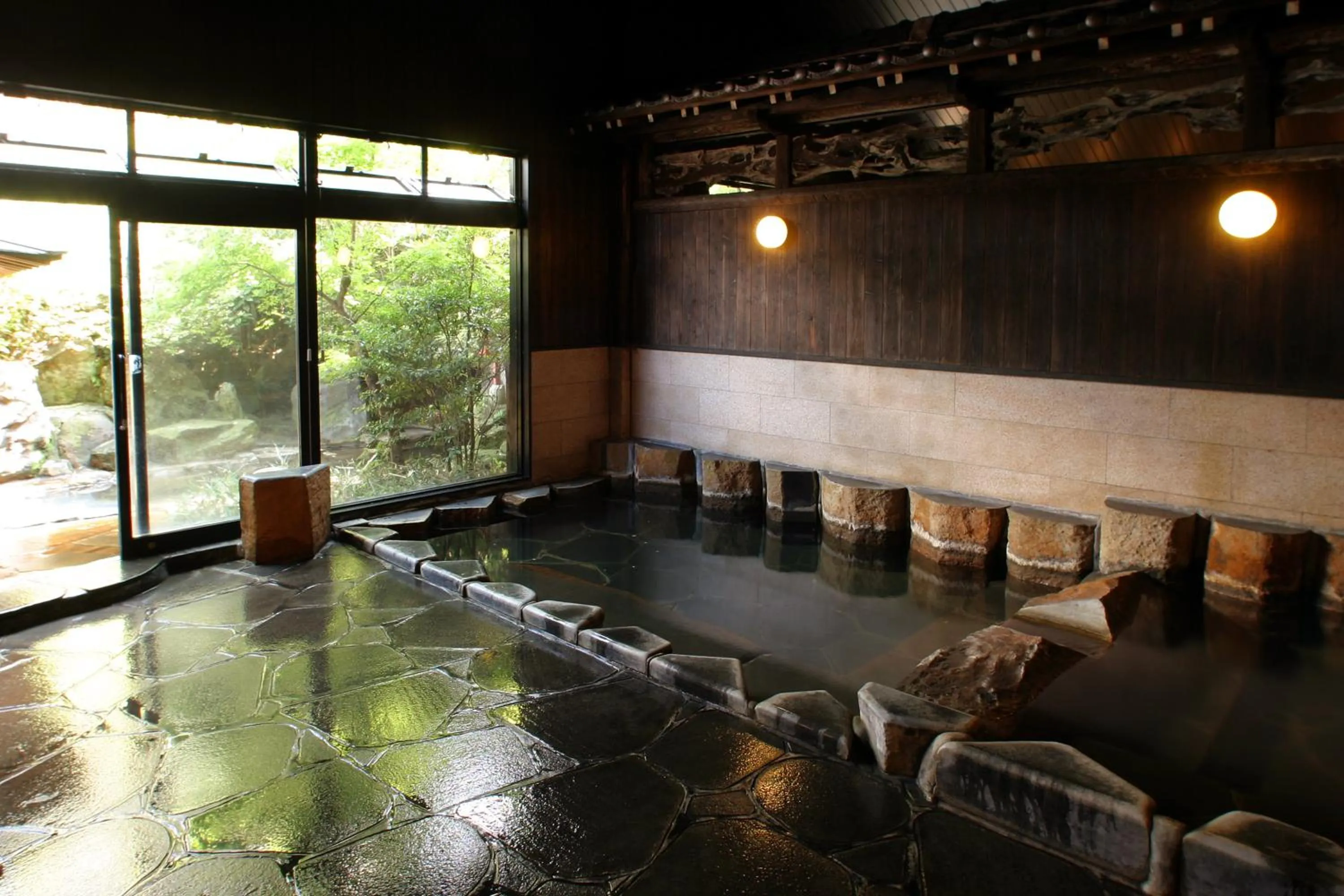 Hot Spring Bath in Yunoyado Irifune