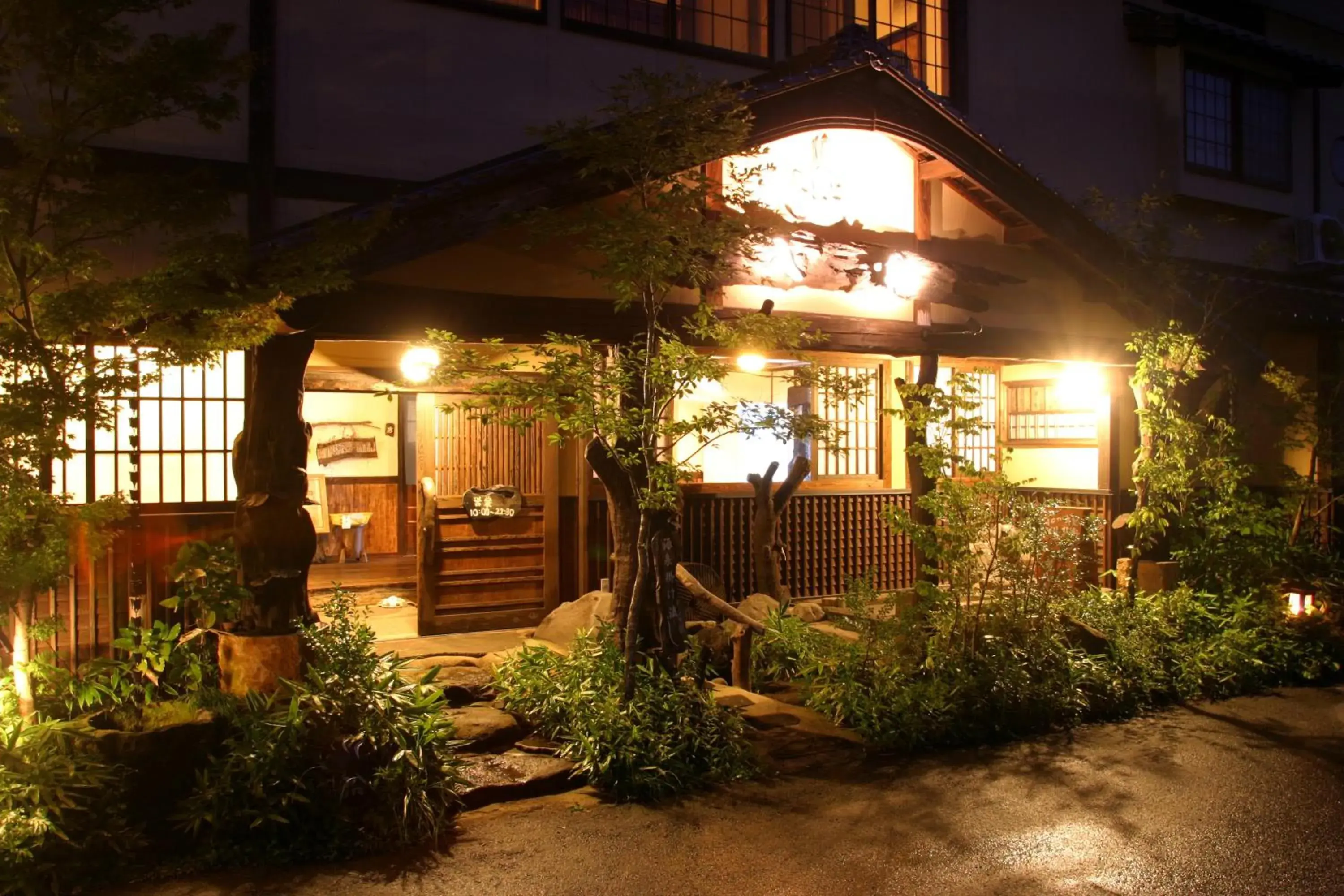 Facade/entrance in Yunoyado Irifune Facade/entrance in Yunoyado Irifune