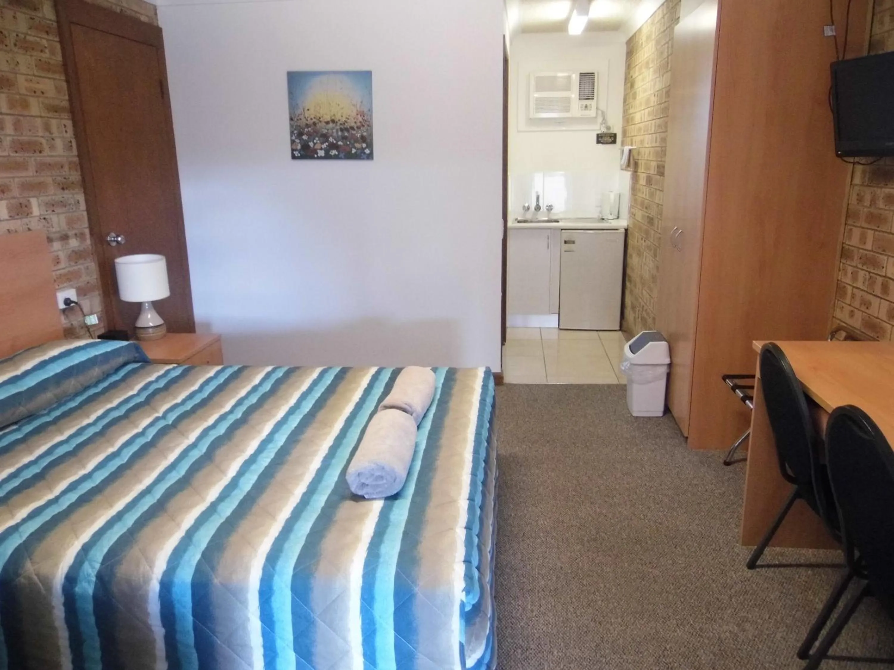 Photo of the whole room, Bed in Nanango Fitzroy Motel