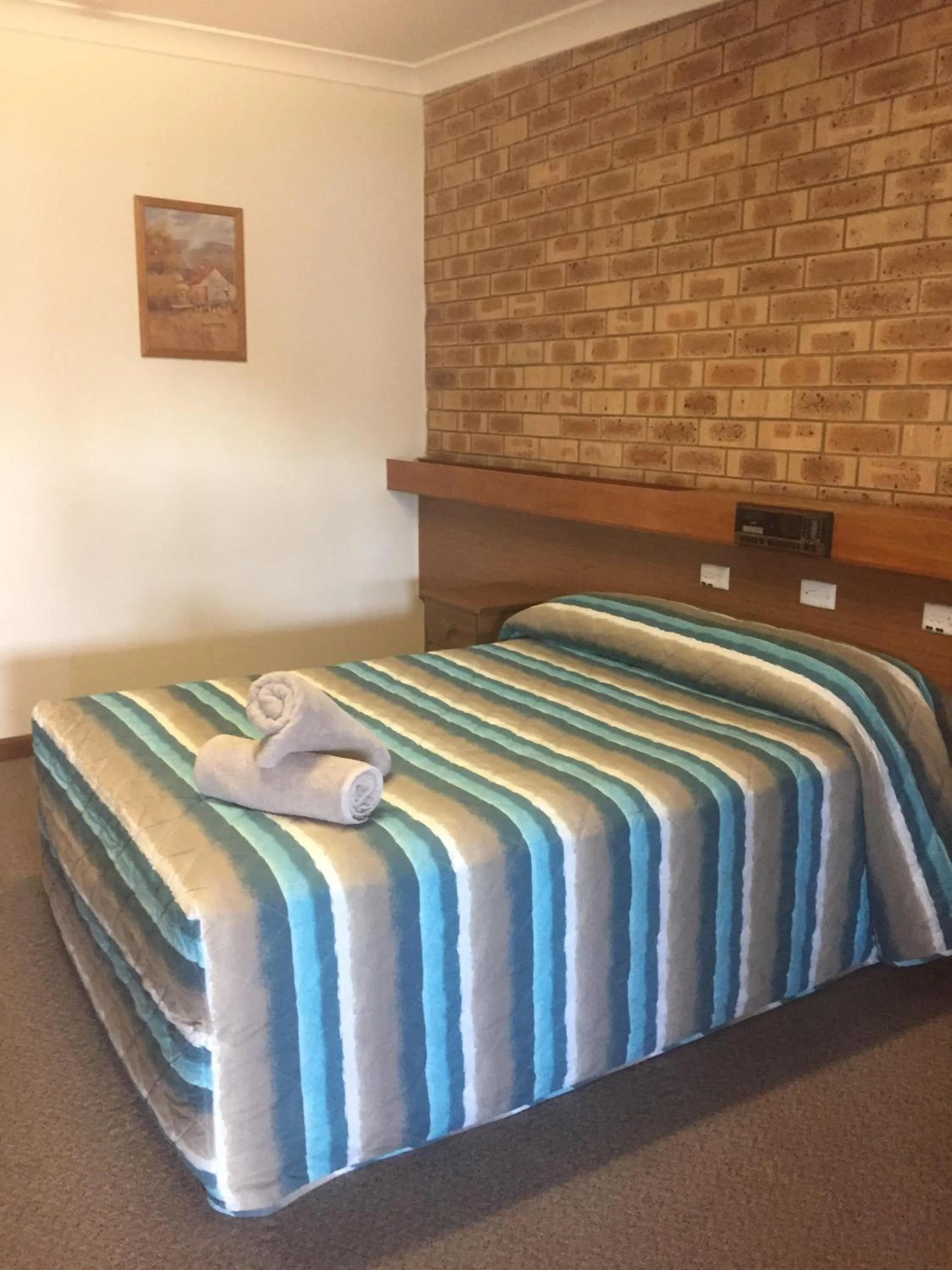Bed in Nanango Fitzroy Motel