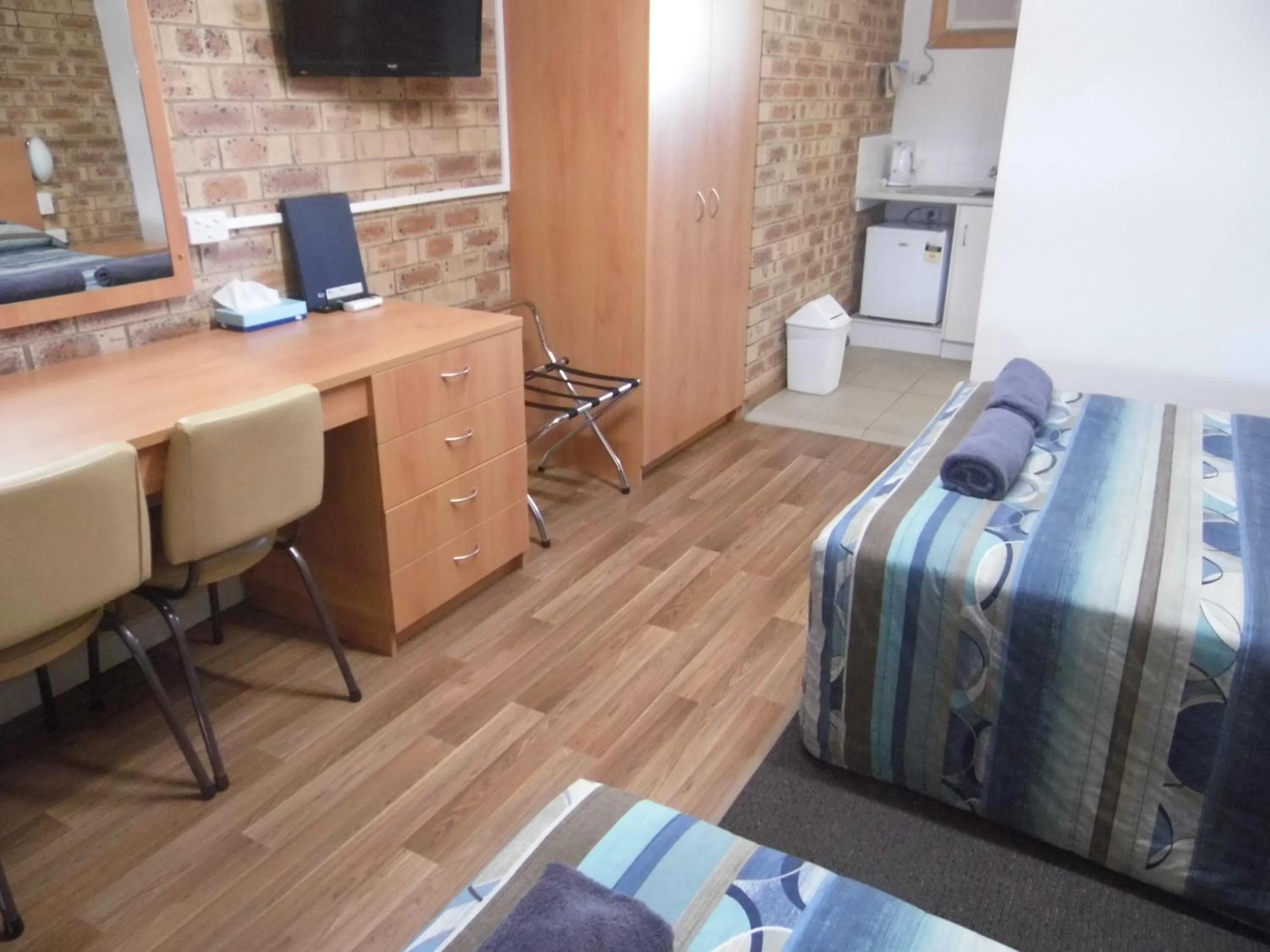 Photo of the whole room, Bed in Nanango Fitzroy Motel