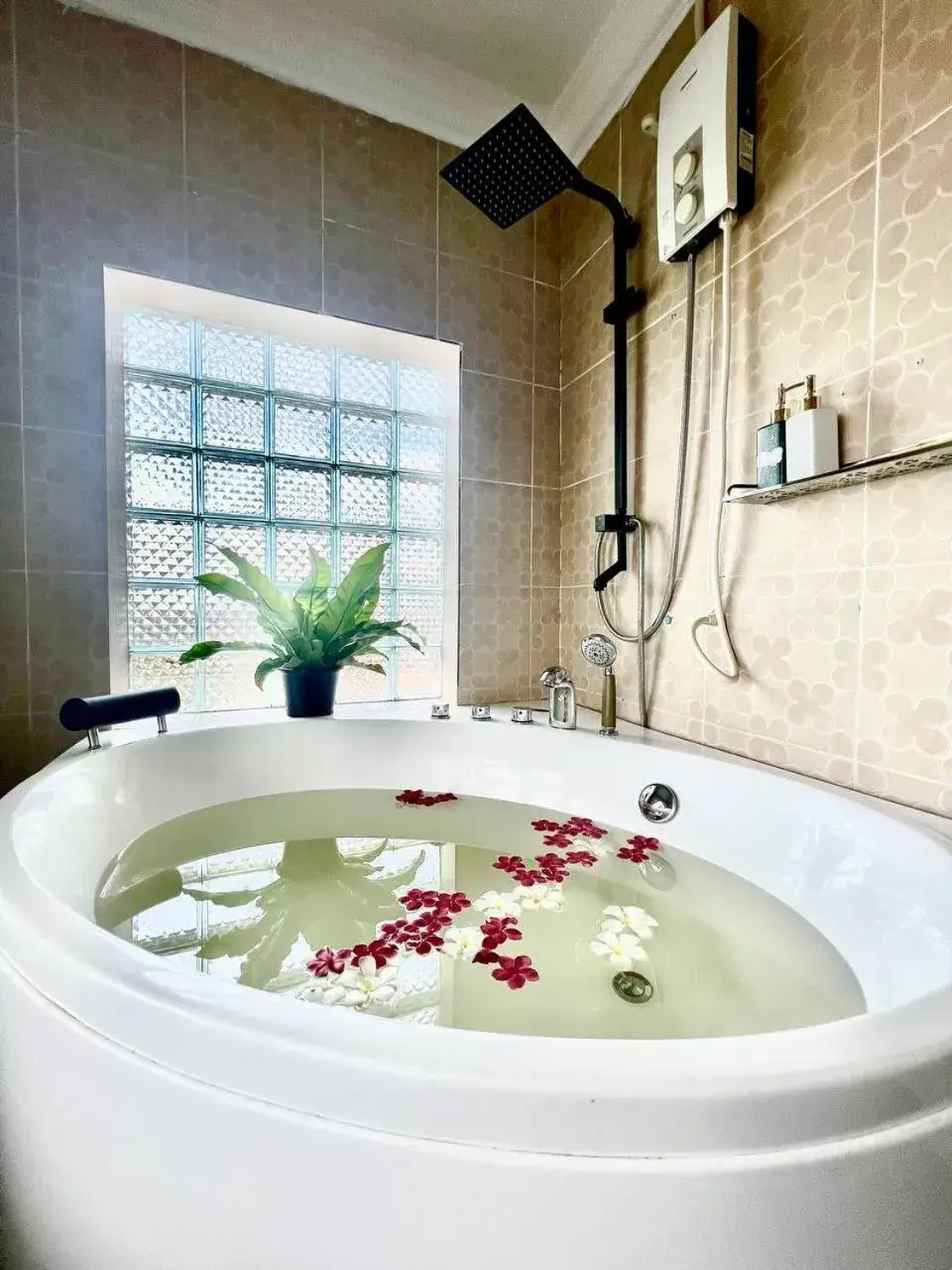 Superior Twin Room with Garden View in The Moon Kampot Boutique Superior Twin Room with Garden View in The Moon Kampot Boutique