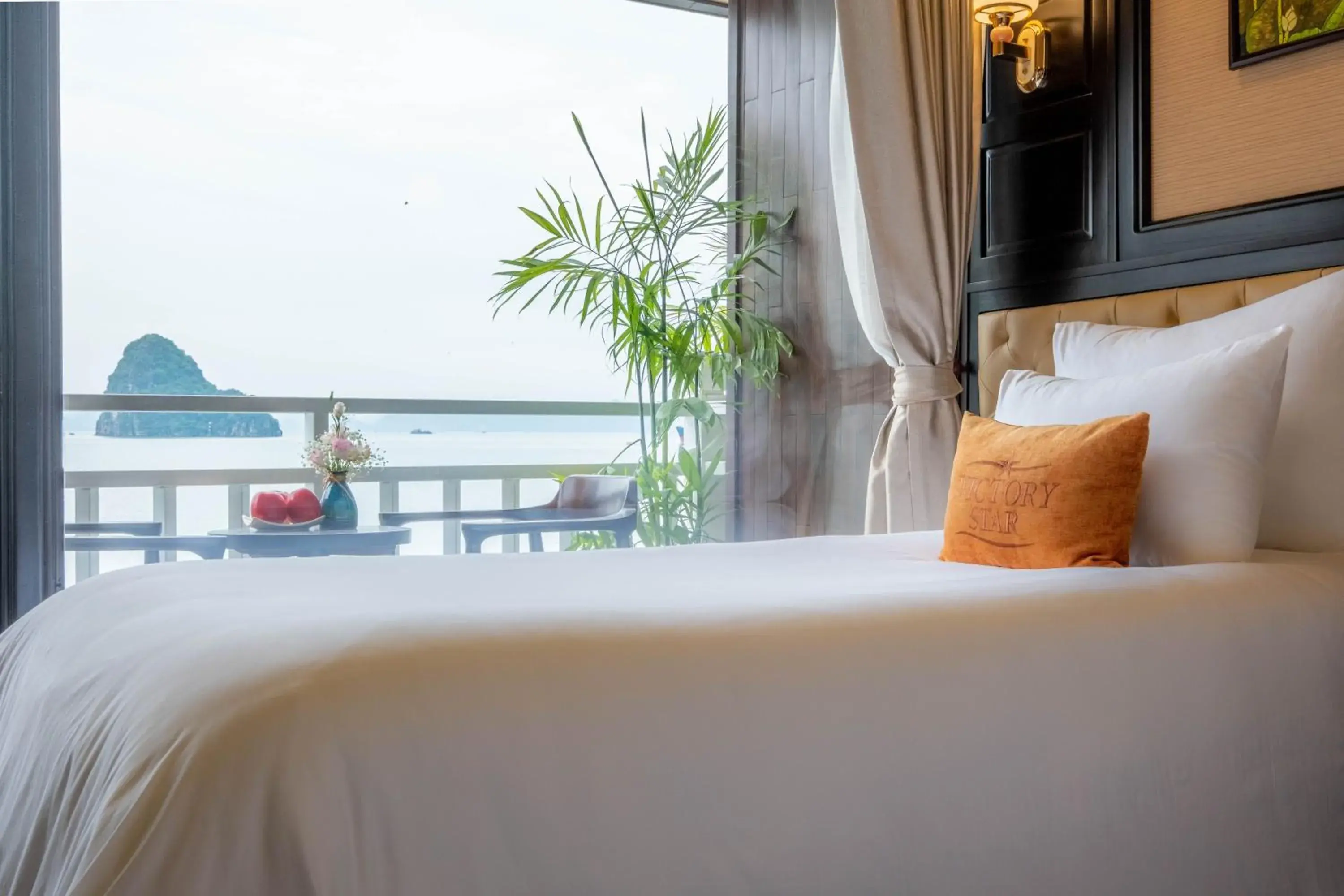 Balcony/Terrace, Bed in Victory Star Cruise Balcony/Terrace, Bed in Victory Star Cruise