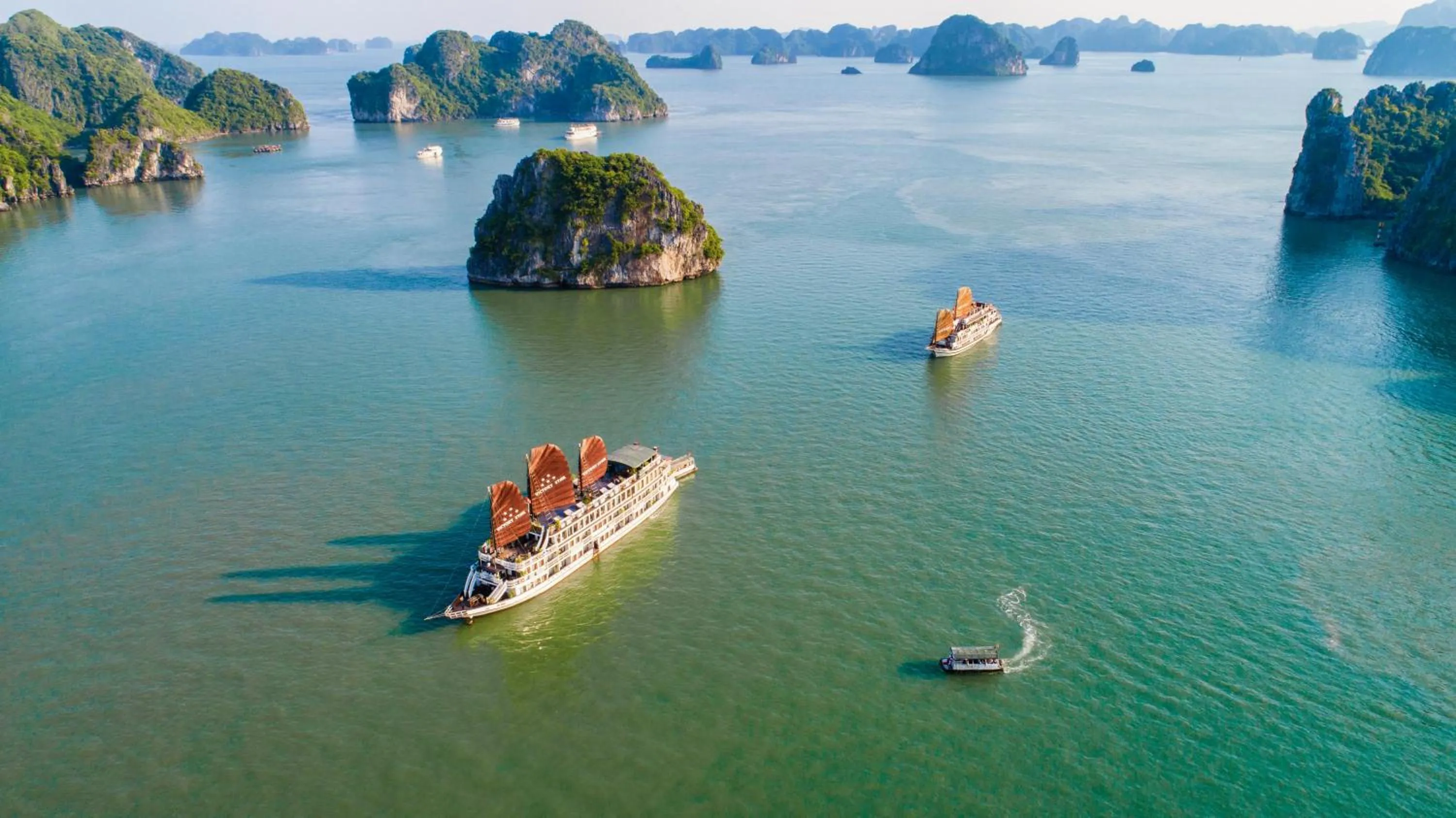 Bird's eye view in Victory Star Cruise