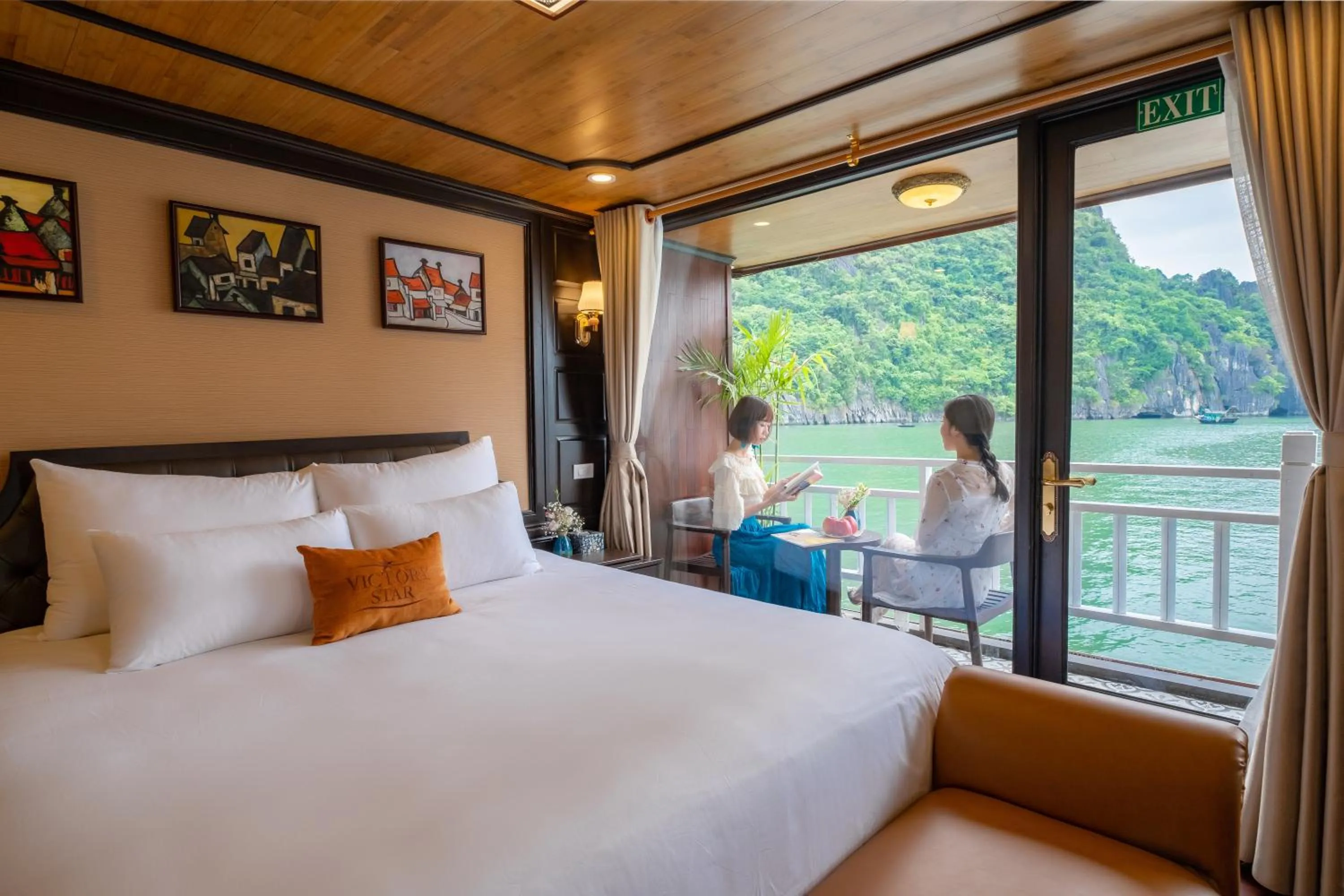 People, Bed in Victory Star Cruise