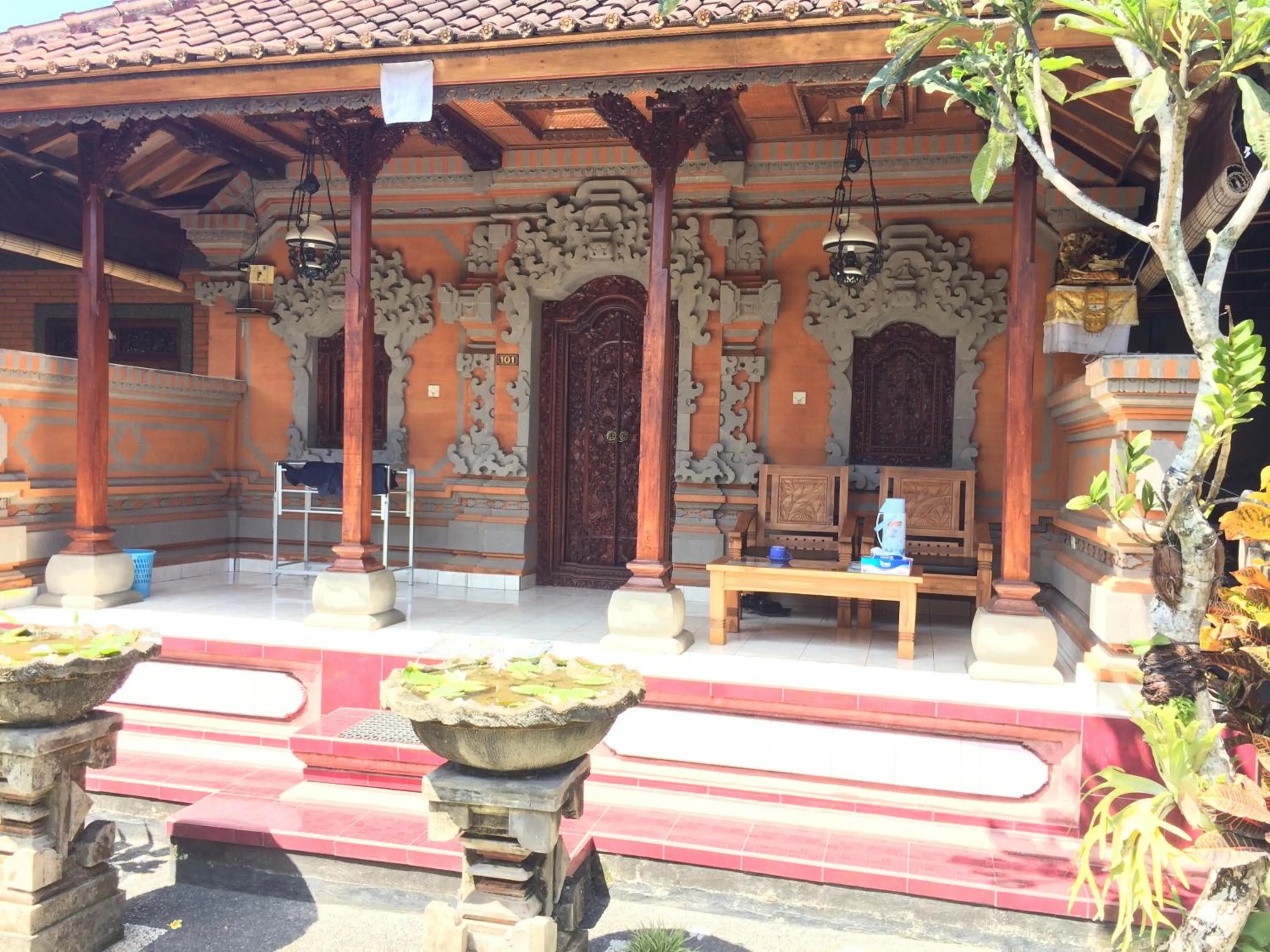 Property building in Arsa Homestay & Spa