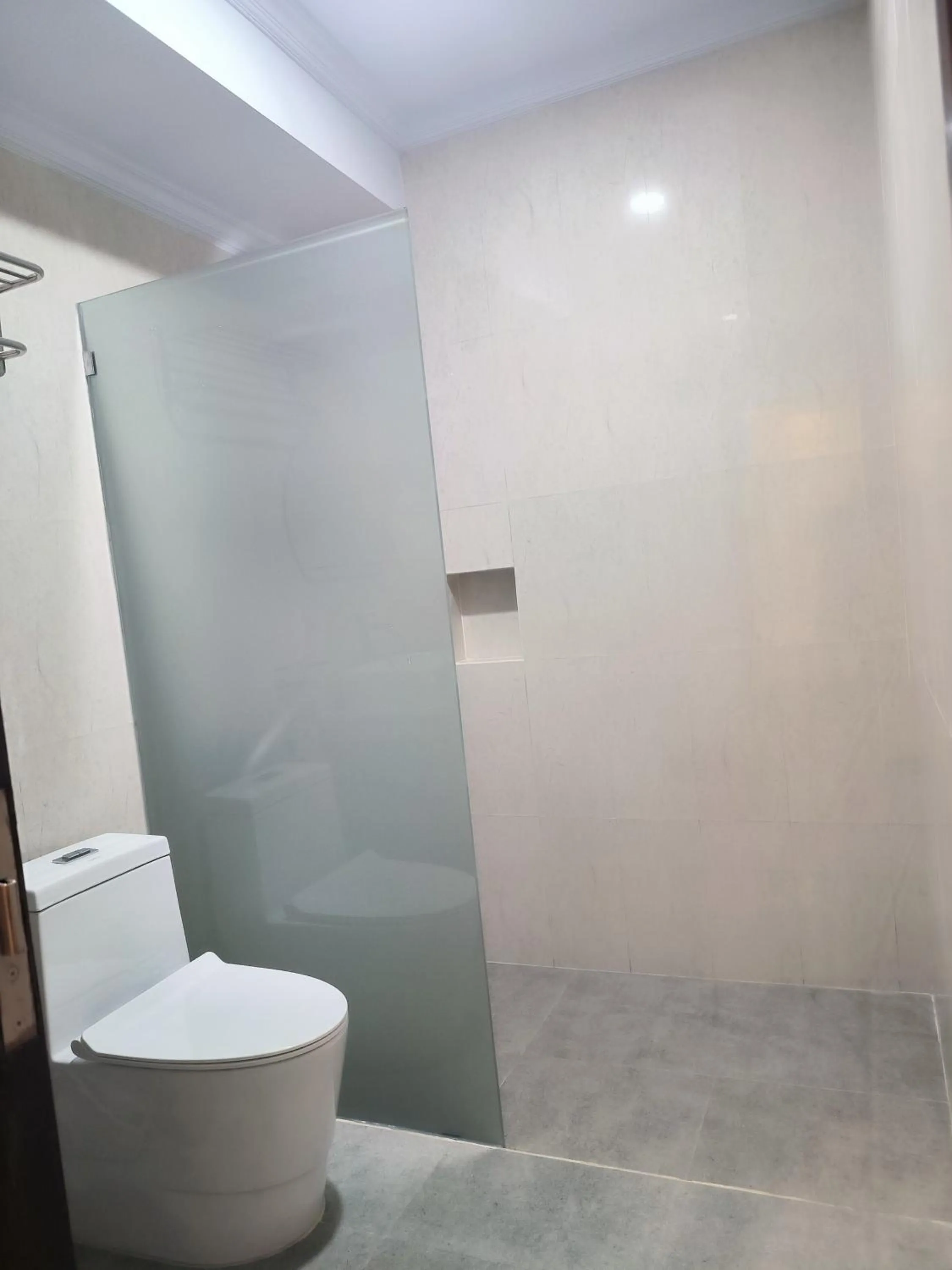 Shower in Arsa Homestay & Spa