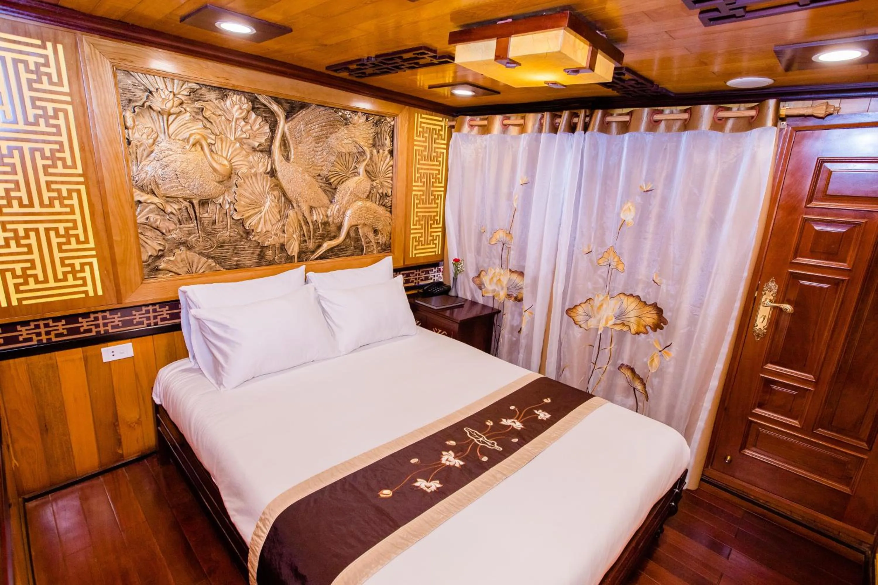 Bedroom, Bed in Victory Cruise