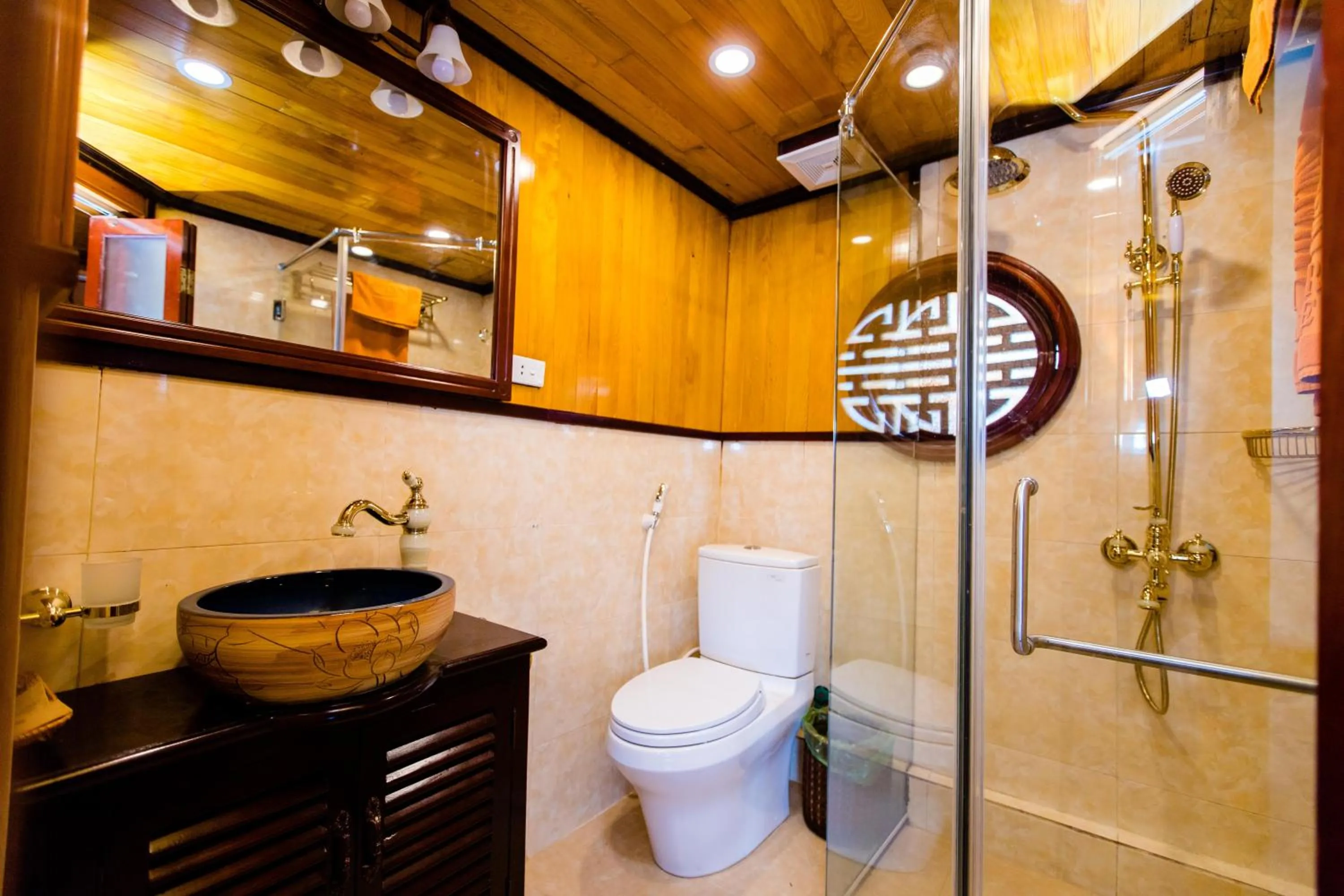 Bathroom in Victory Cruise