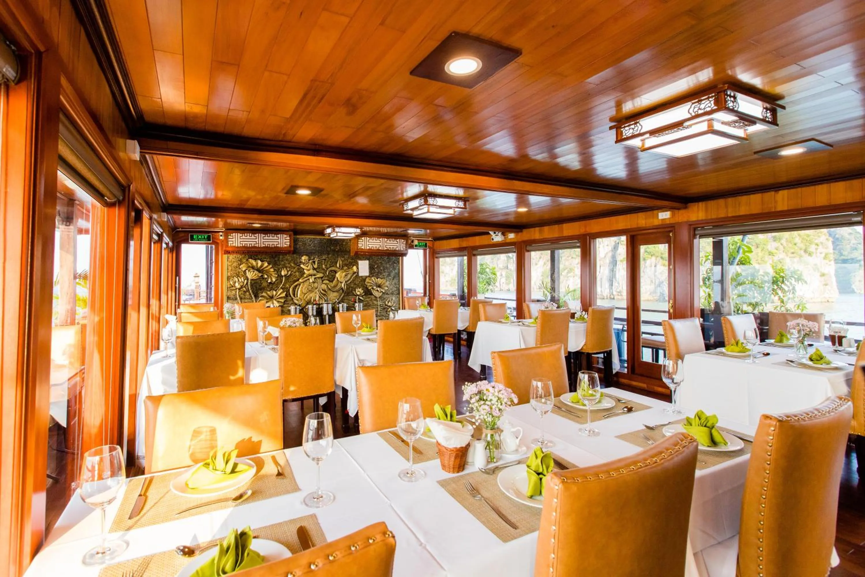 Restaurant/places to eat in Victory Cruise