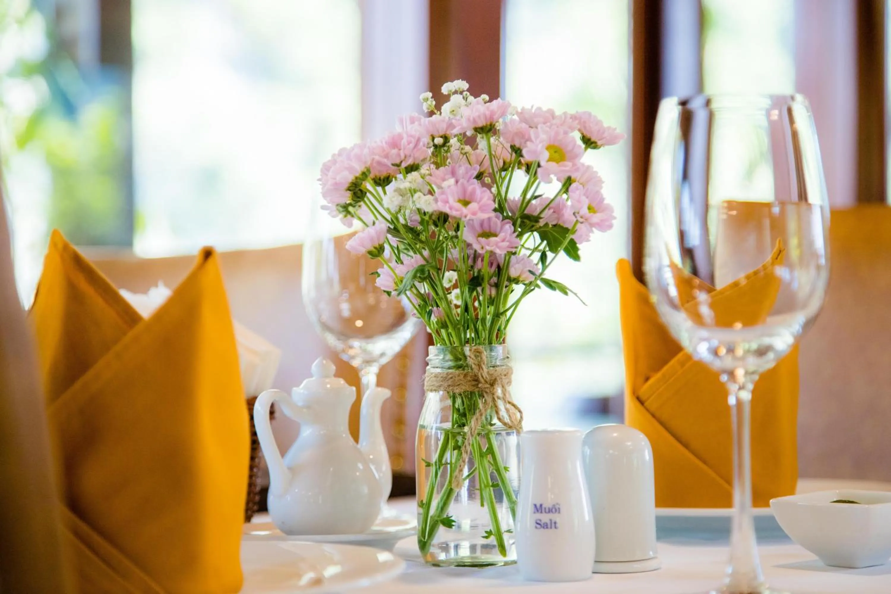 Restaurant/places to eat in Victory Cruise