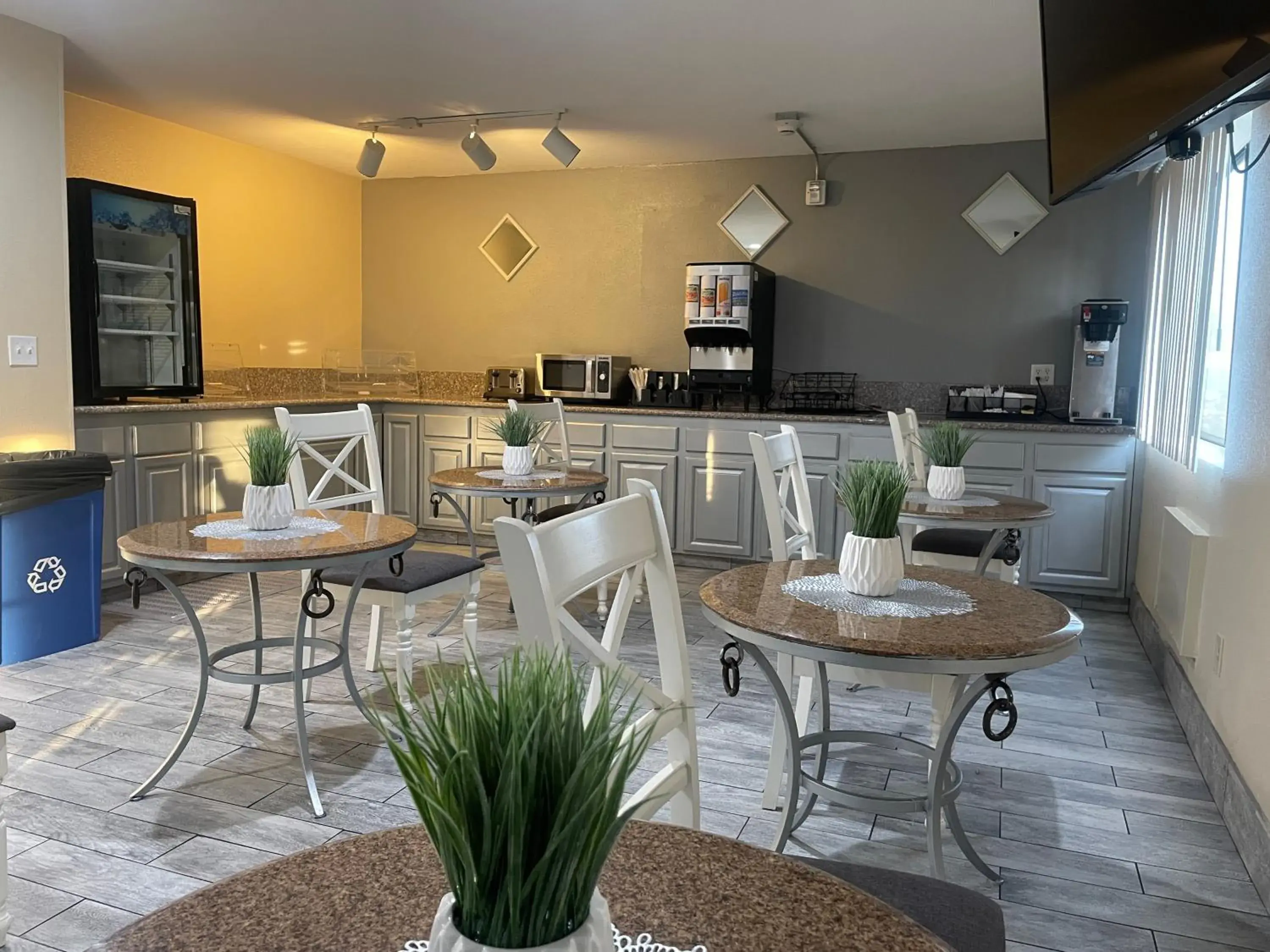 Breakfast in Sutter Inn Breakfast in Sutter Inn