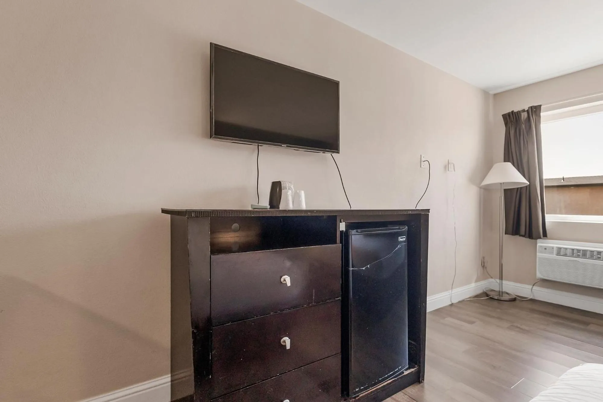 TV and multimedia in Sutter Inn