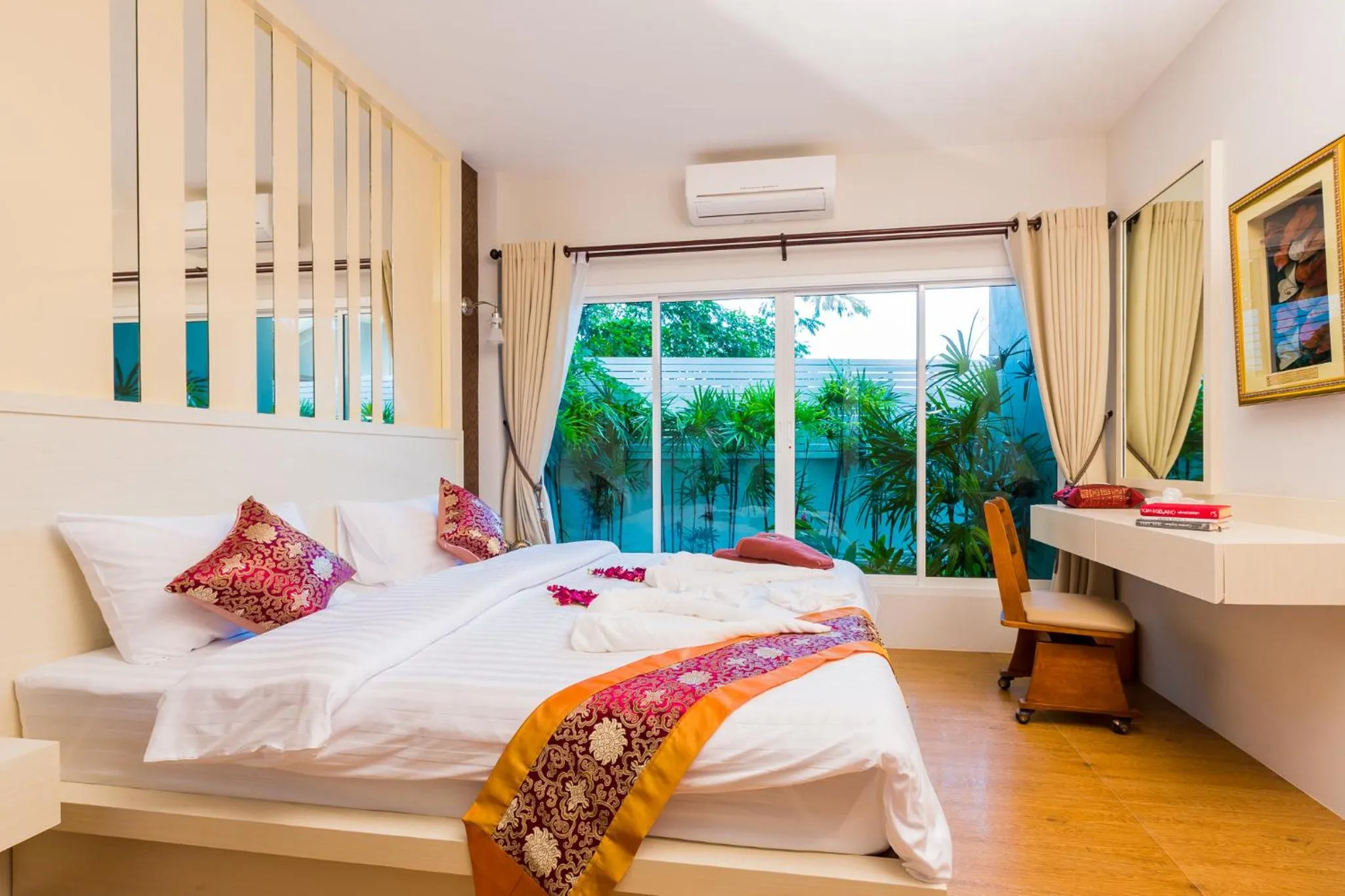 Bedroom, Bed in Irawan House