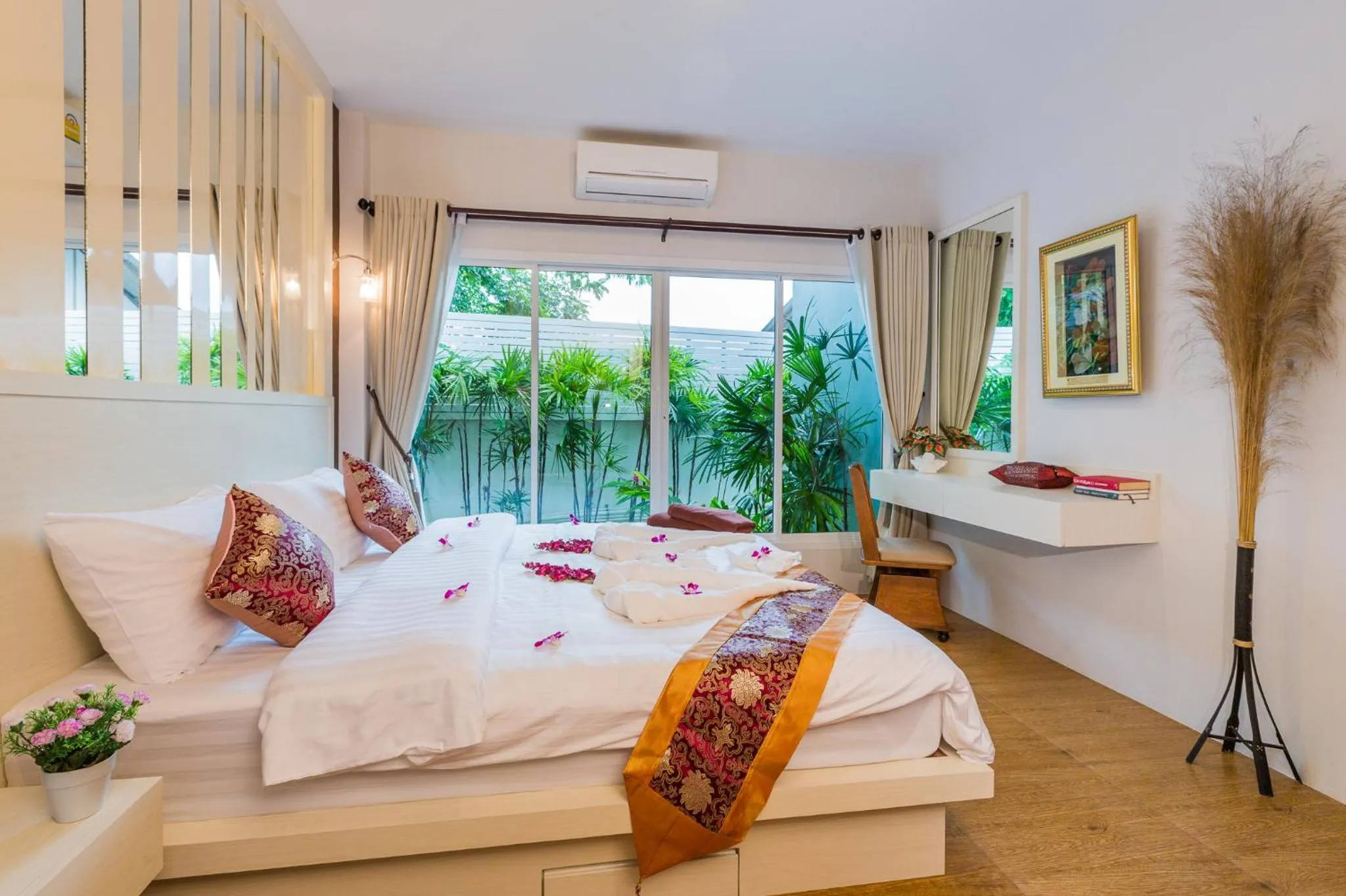 Bedroom, Bed in Irawan House