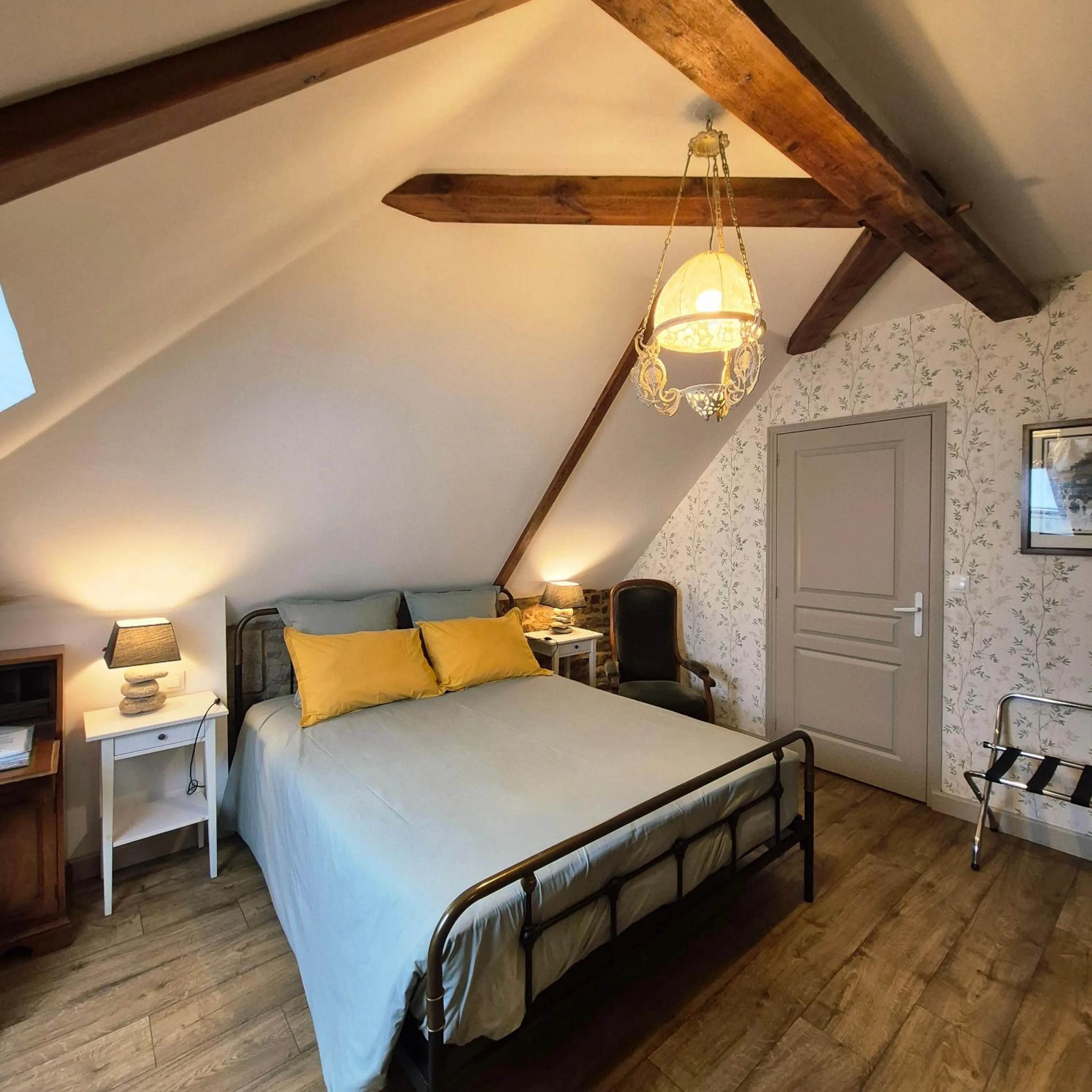 Photo of the whole room, Bed in Maison d’hôtes KERGIQUEL