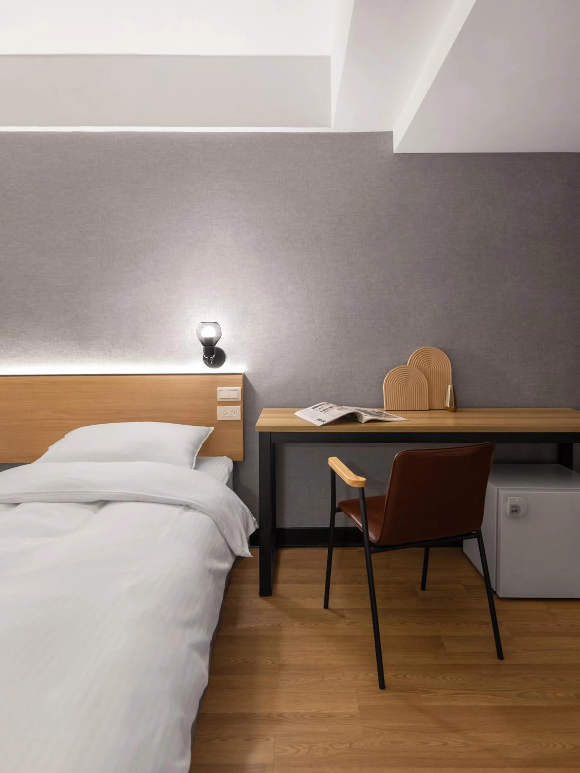 Photo of the whole room, Bed in New World Hotel