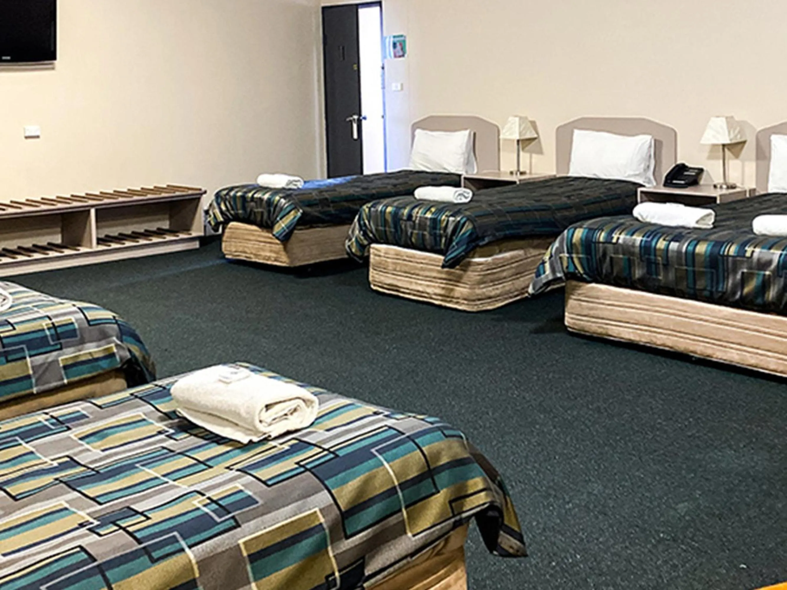 Living room, Bed in The Bakehouse Motel