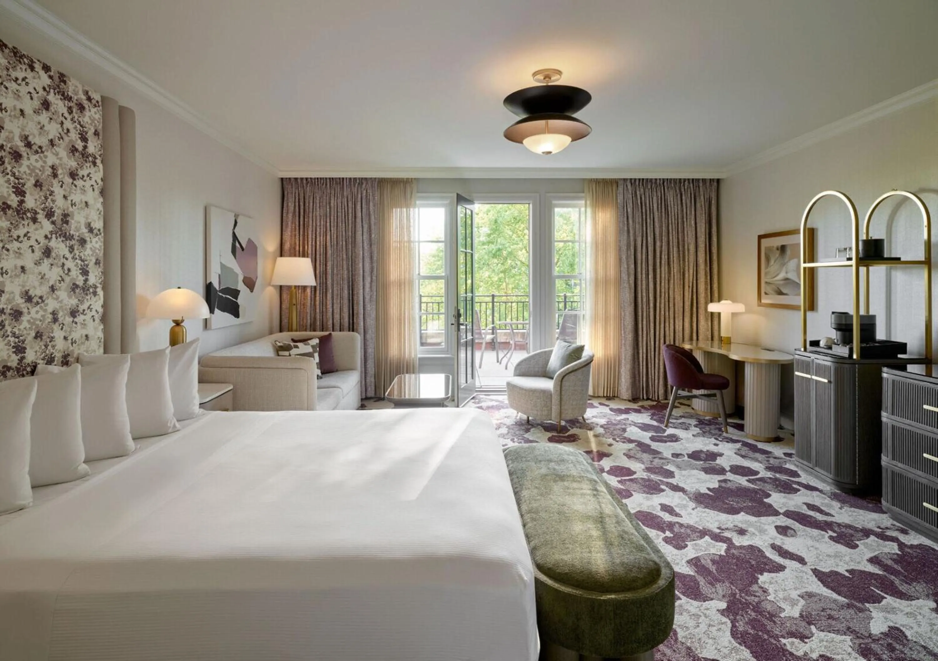 Bed in Royal Park Hotel