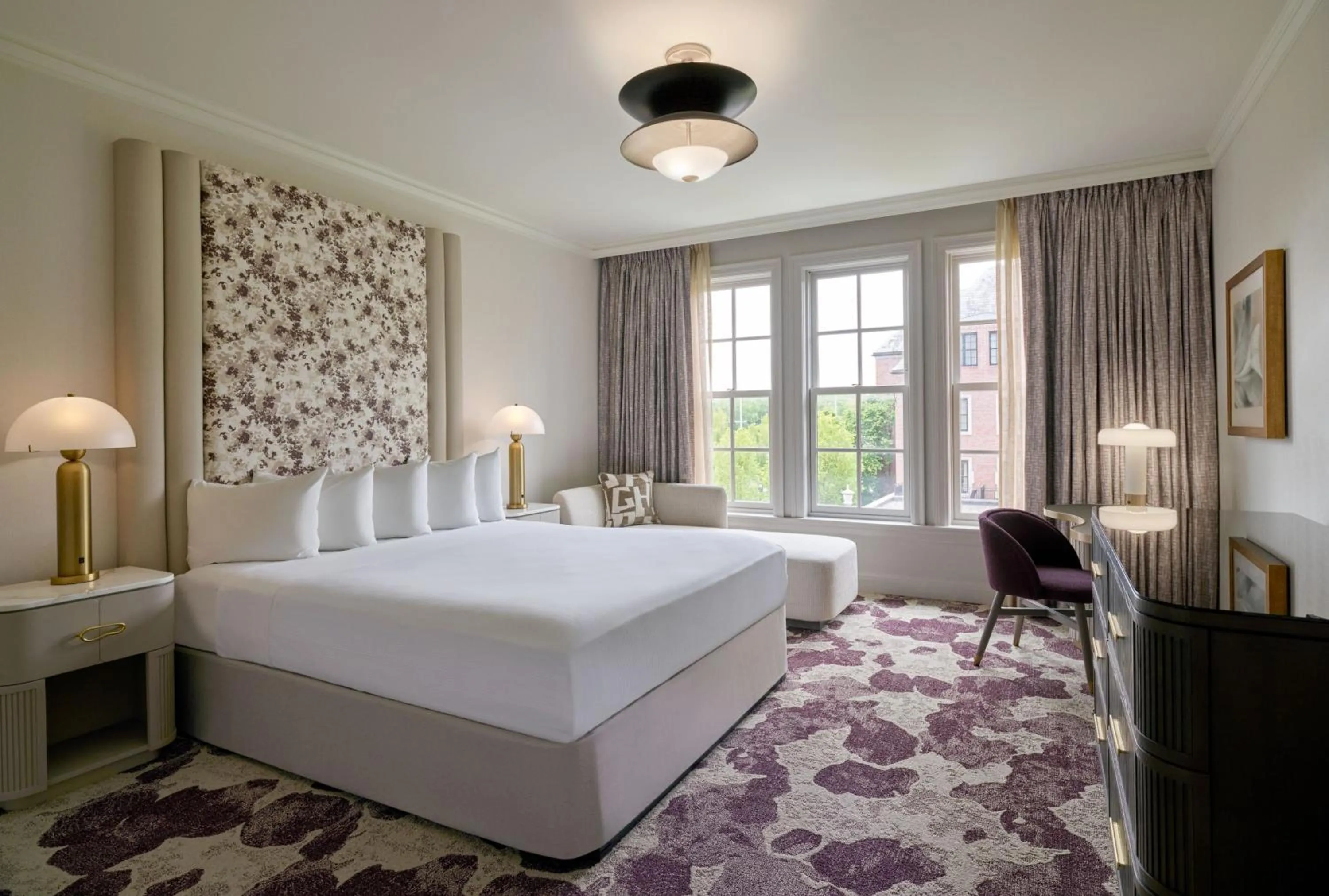 Bed in Royal Park Hotel