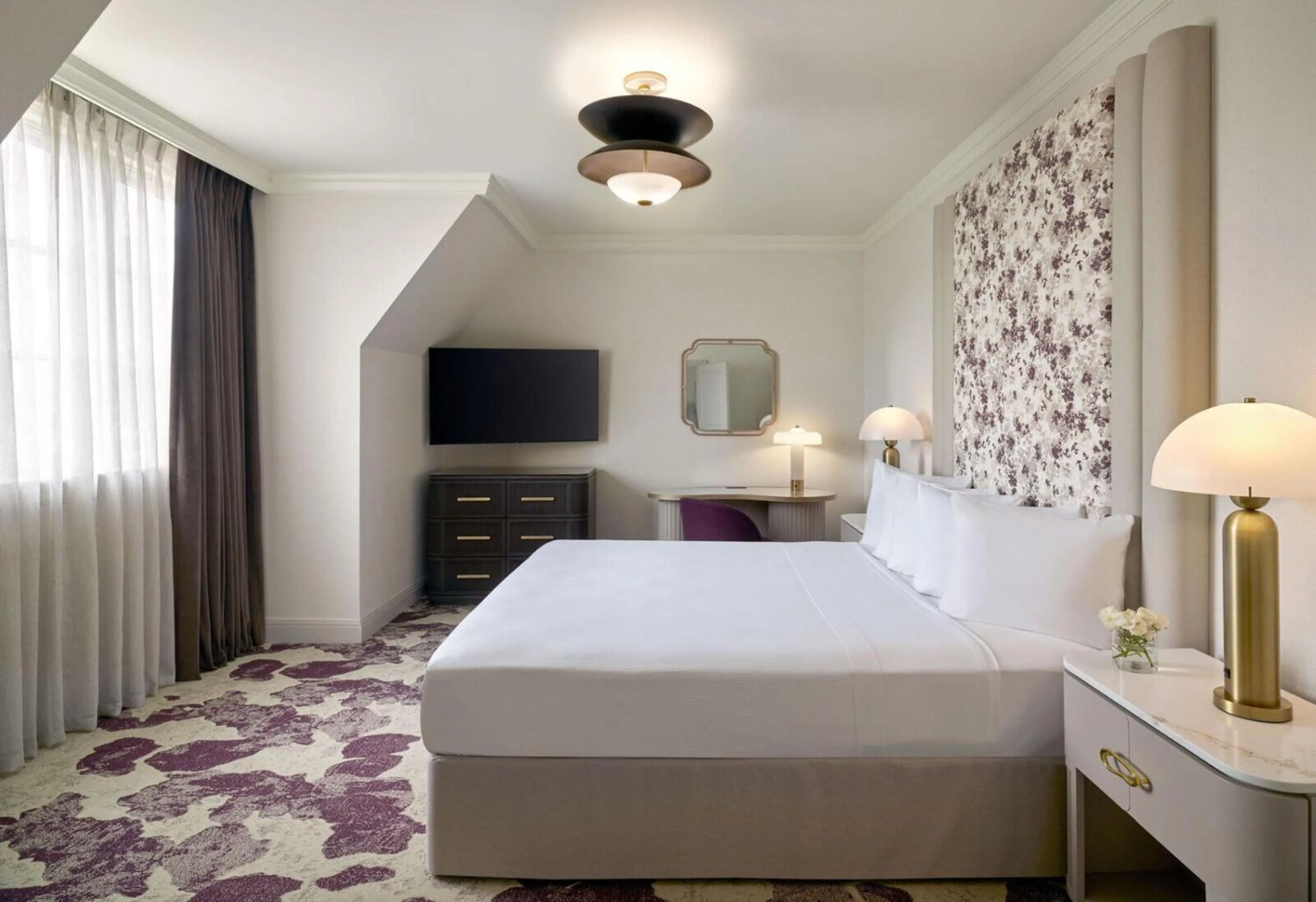 Bed in Royal Park Hotel