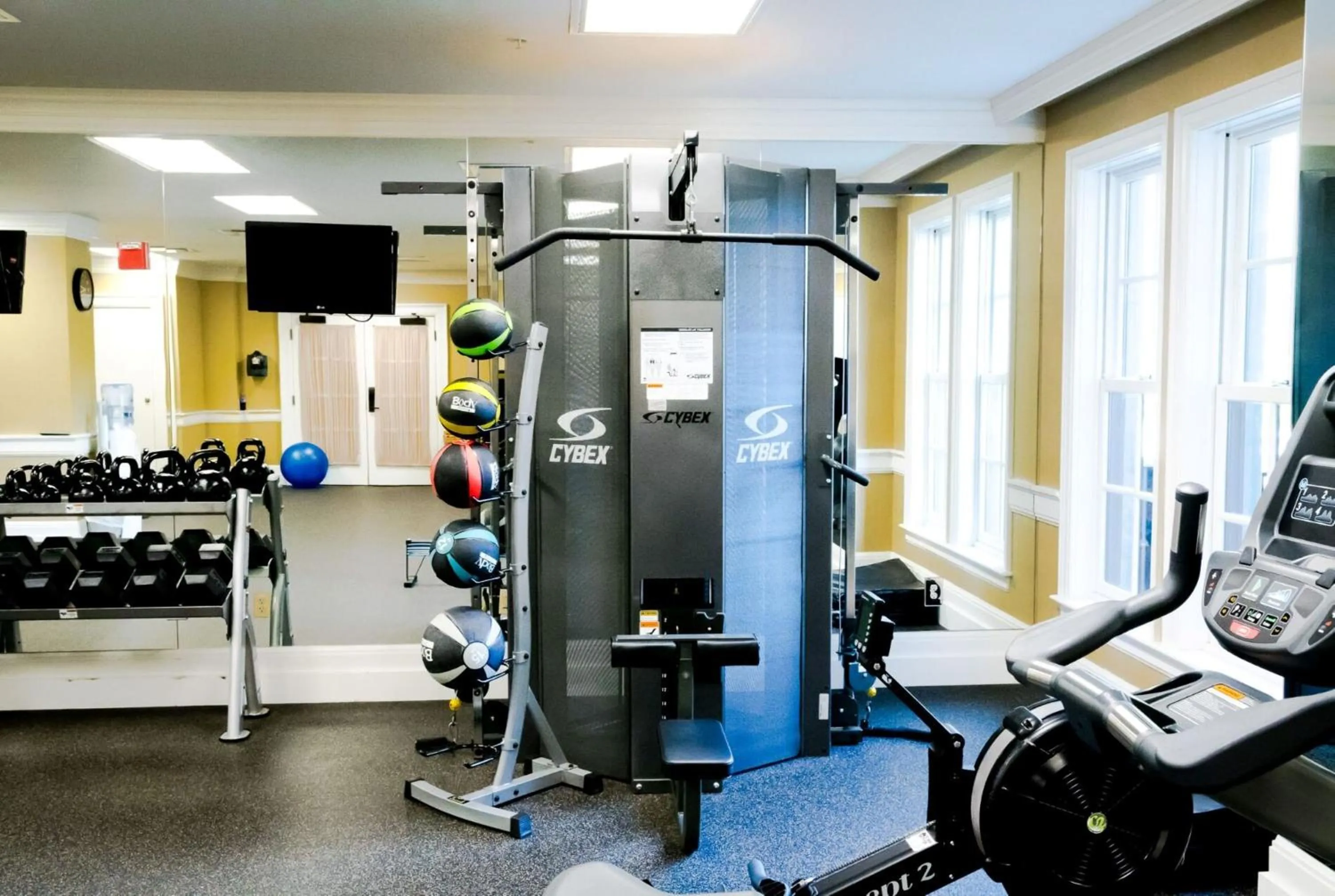 Fitness centre/facilities in Royal Park Hotel