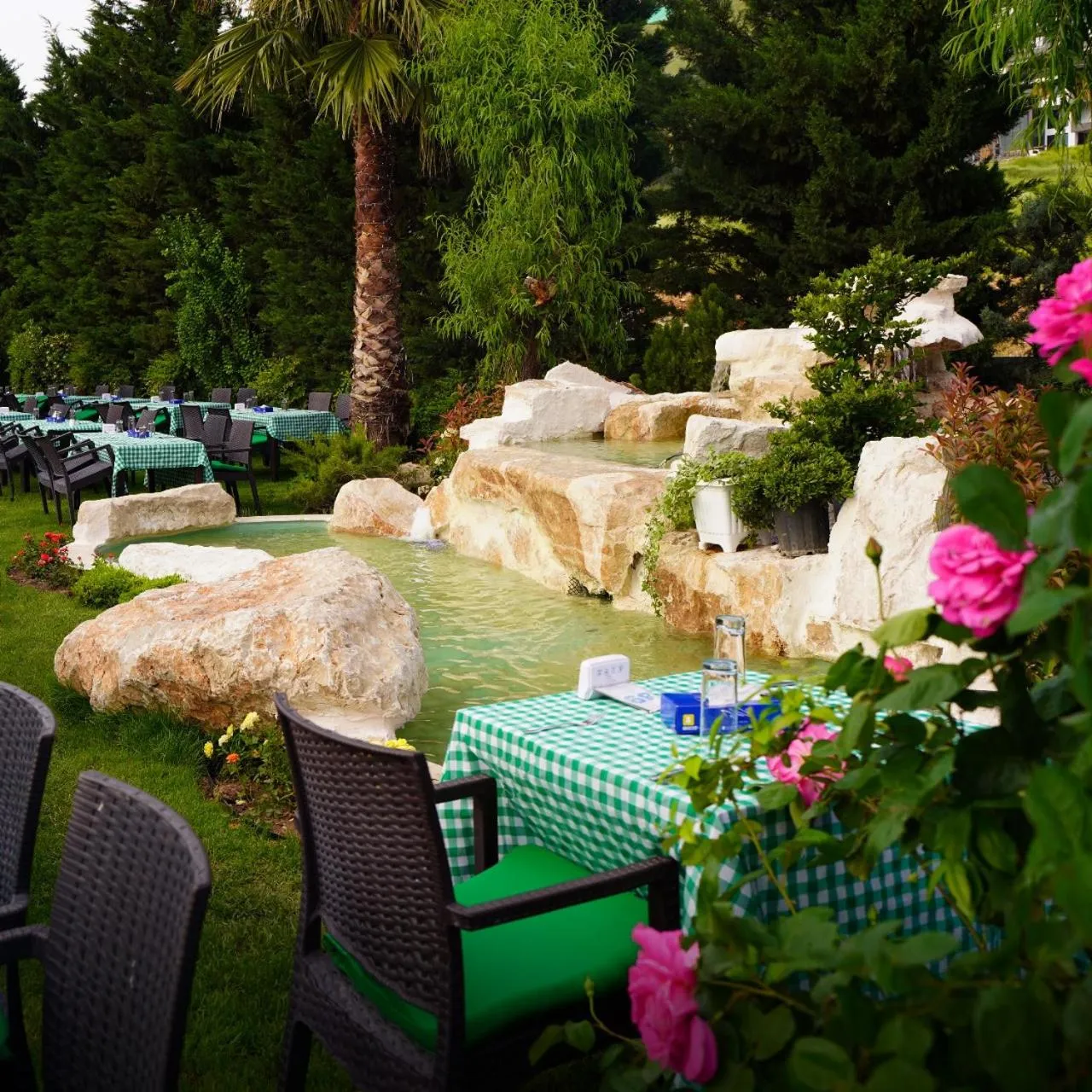 Restaurant/places to eat in Titanic Hotel & SPA