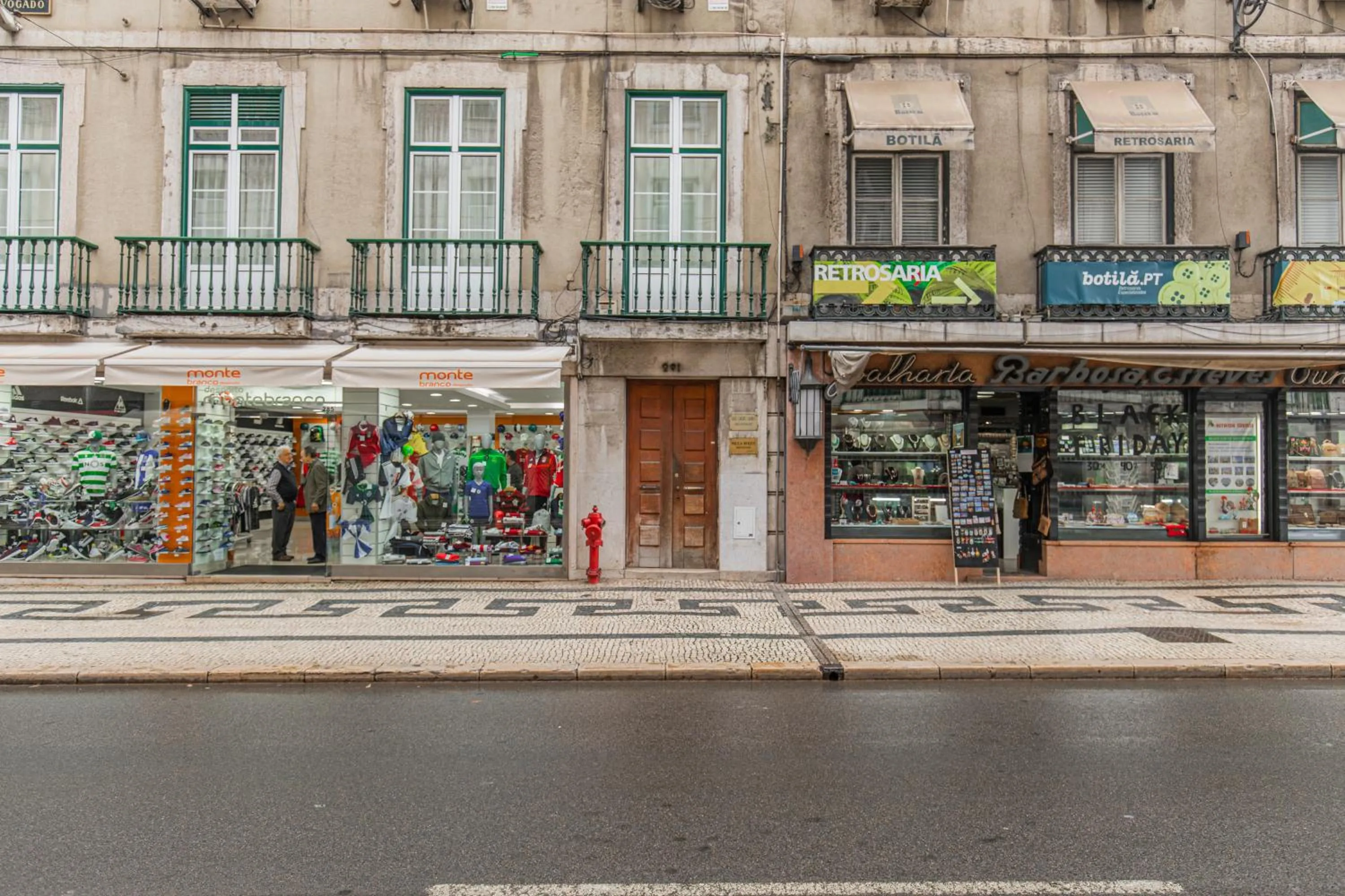 Property building in Upscale & Modern 2BDR Apartment