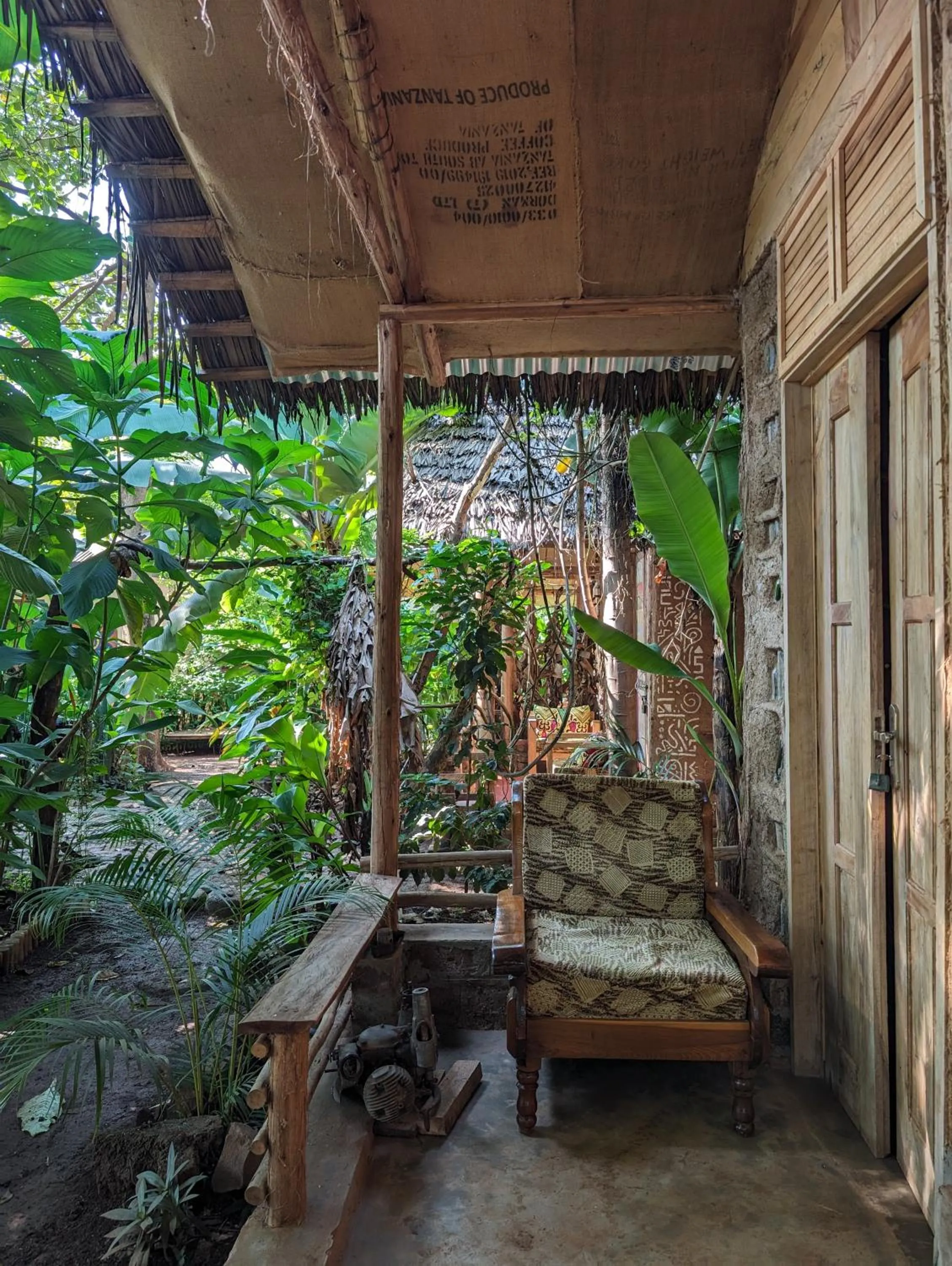 Backyard Eco Bungalows Moshi