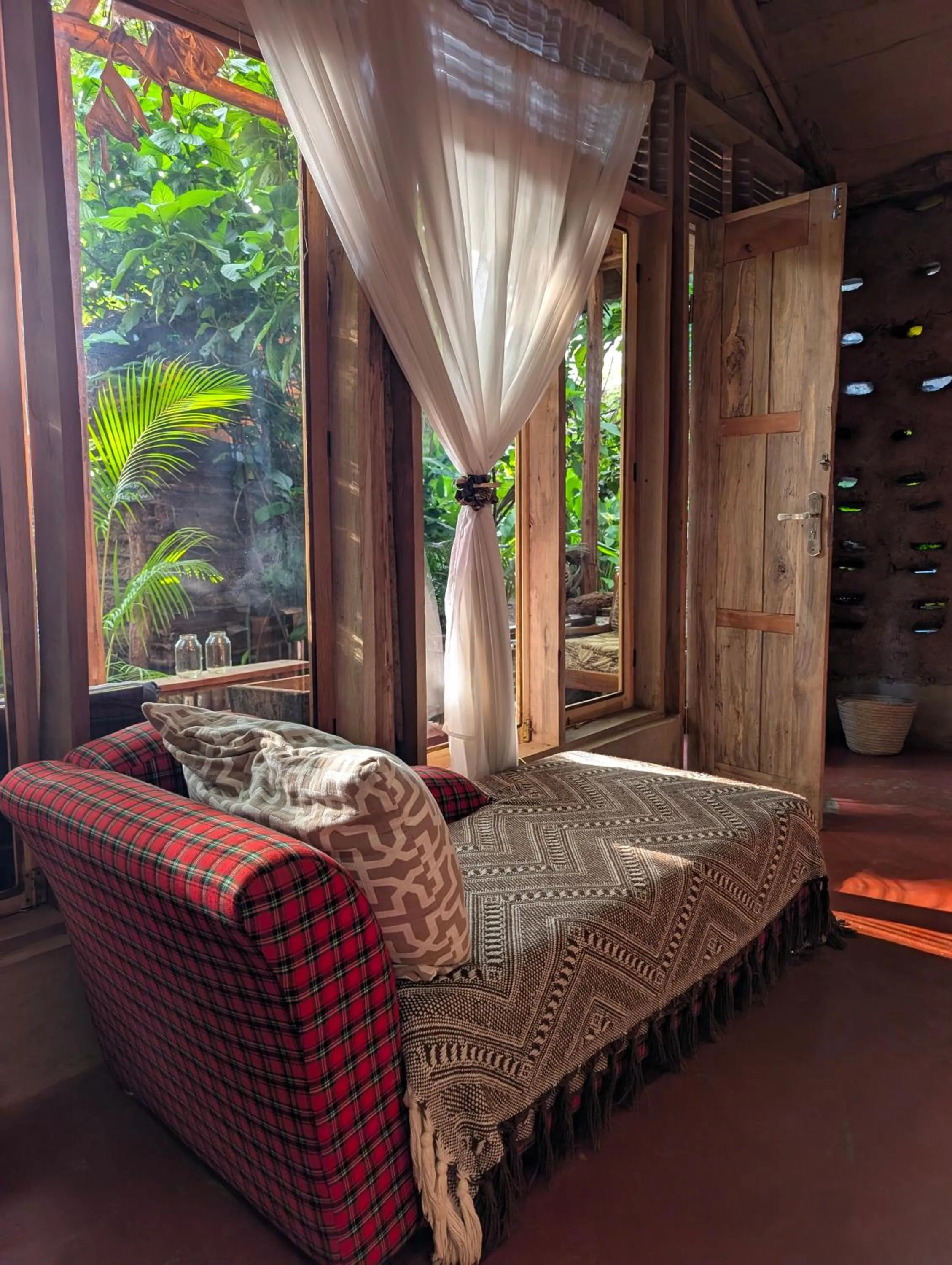 Backyard Eco Bungalows Moshi