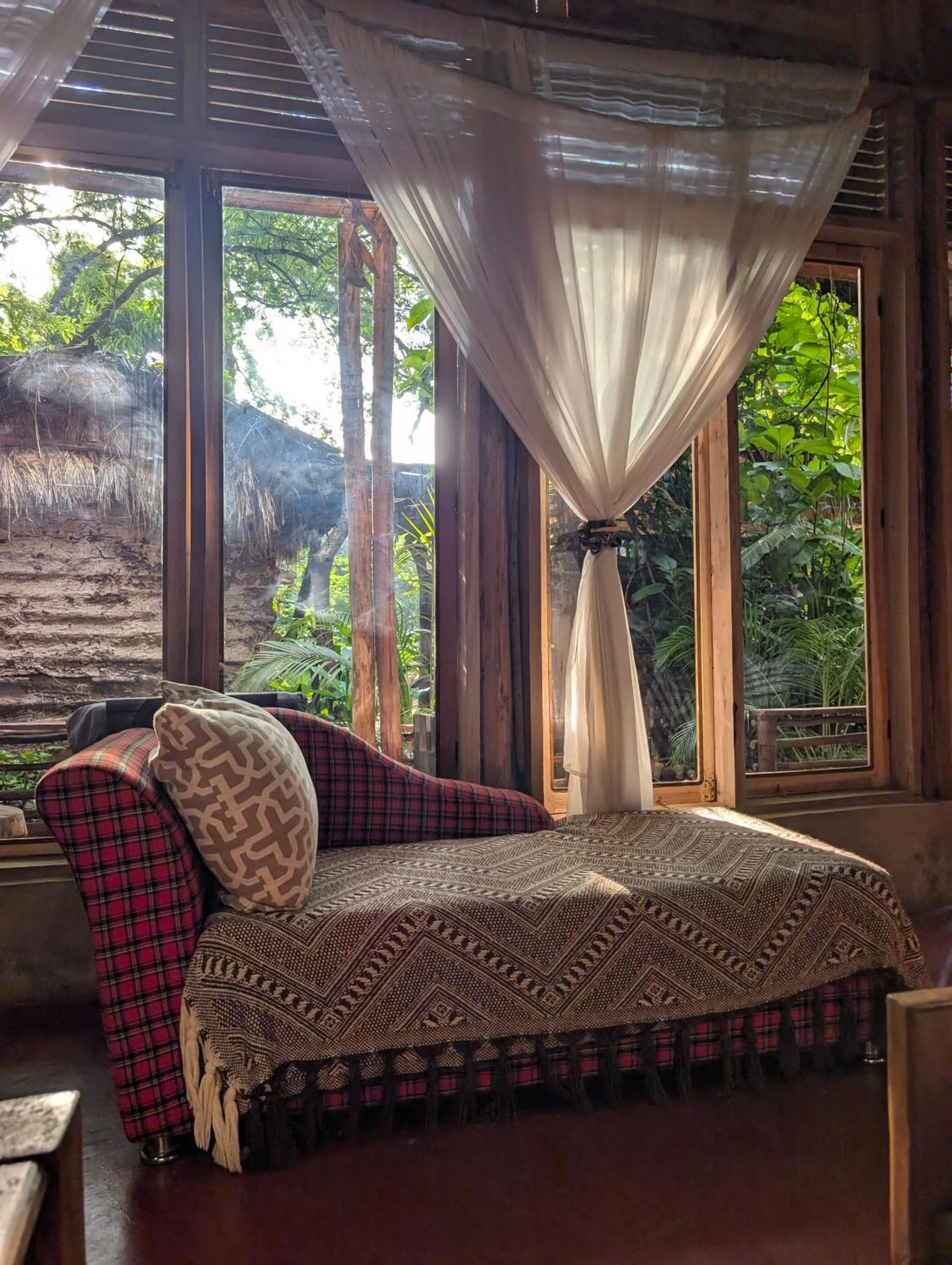 Backyard Eco Bungalows Moshi