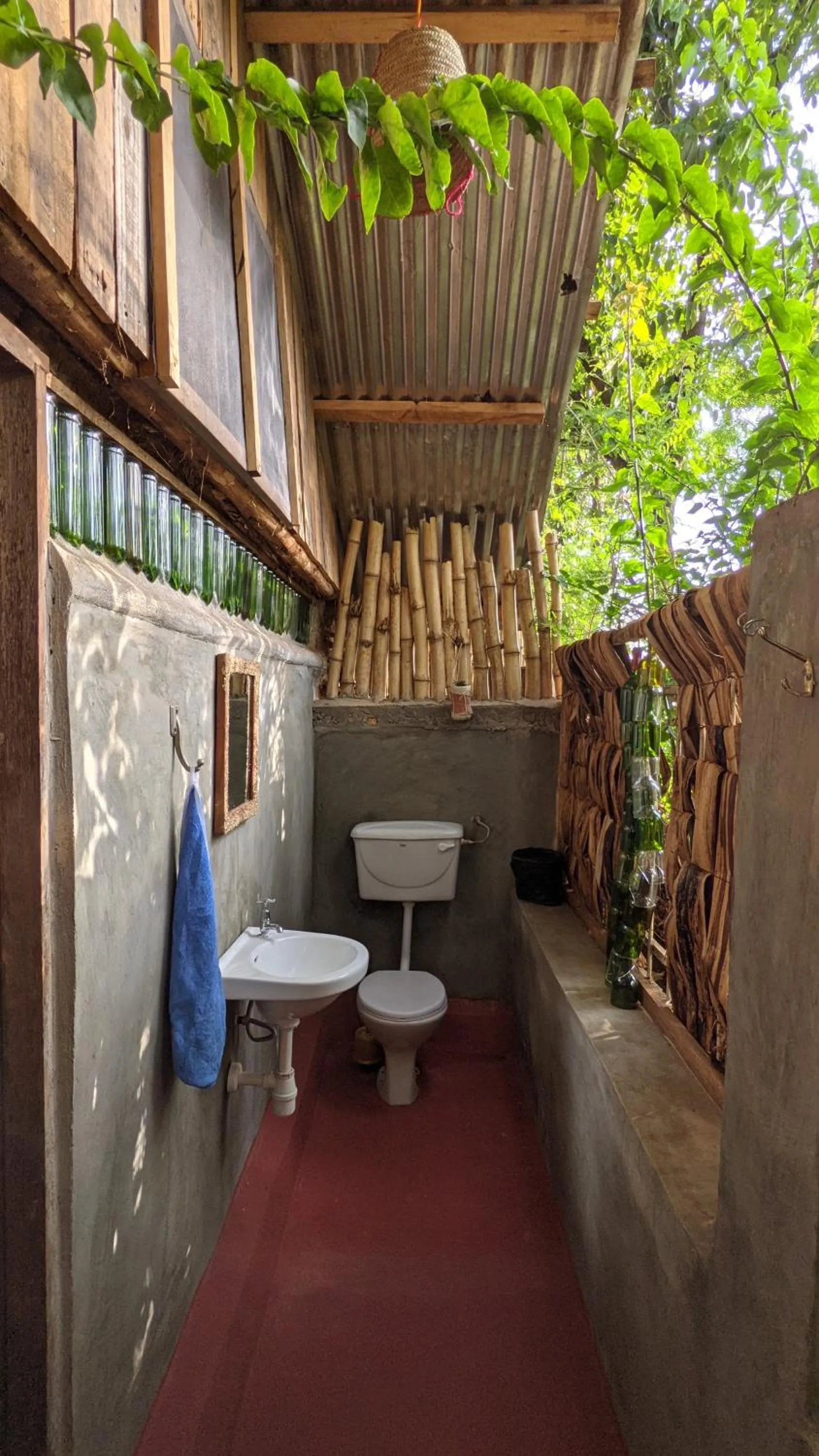 Backyard Eco Bungalows Moshi