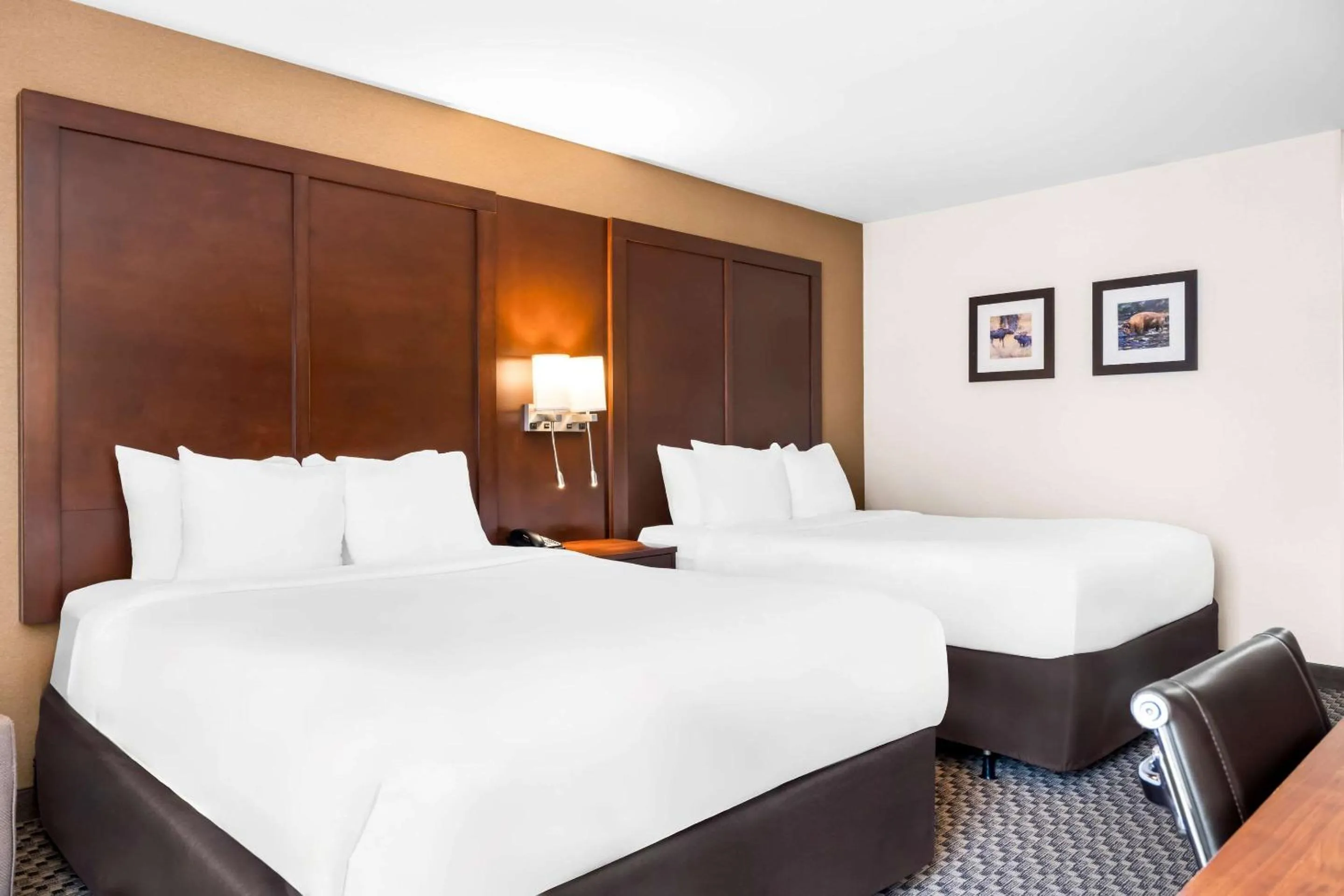 Bedroom, Bed in Comfort Inn at Buffalo Bill Village Resort