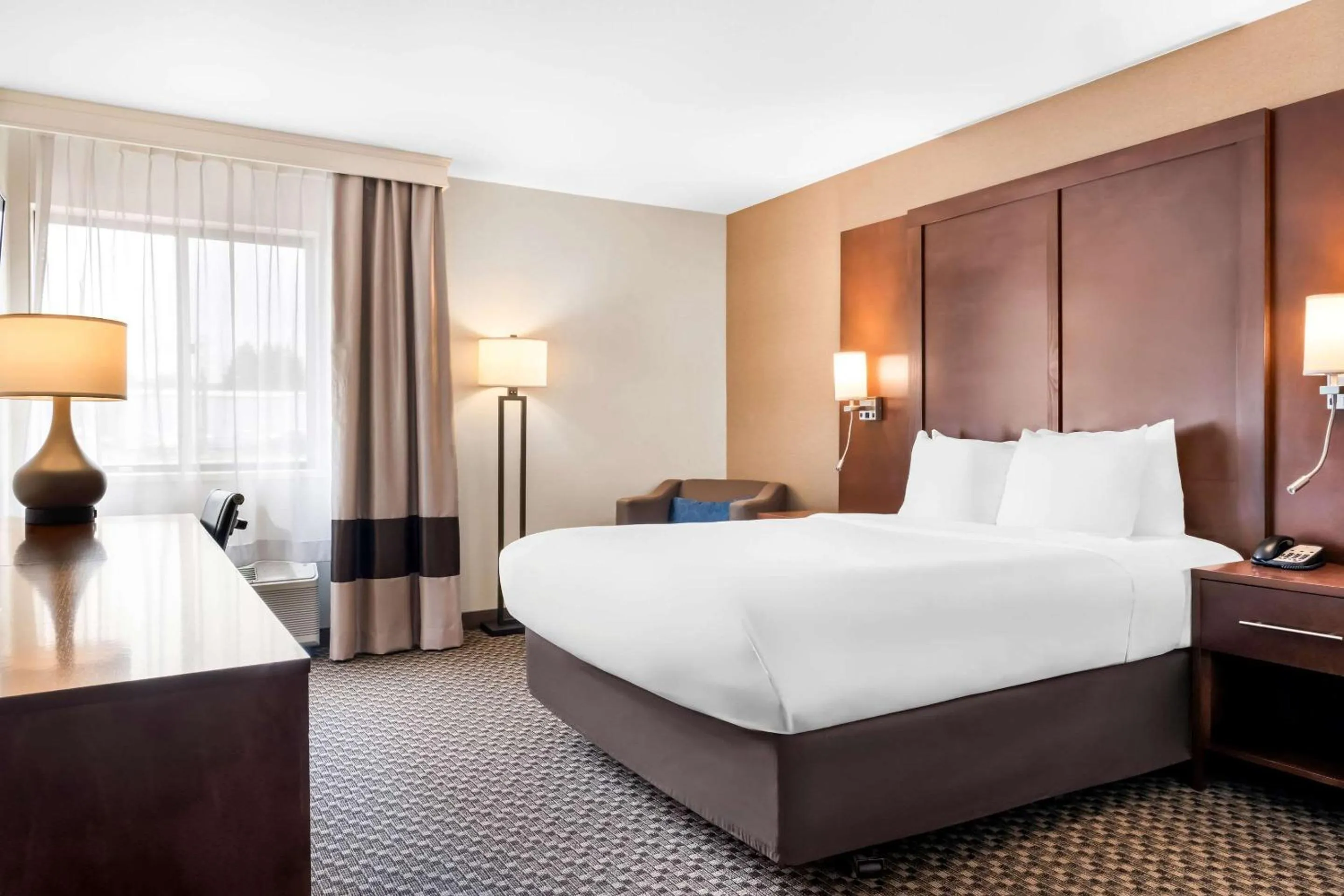 Bedroom, Bed in Comfort Inn at Buffalo Bill Village Resort