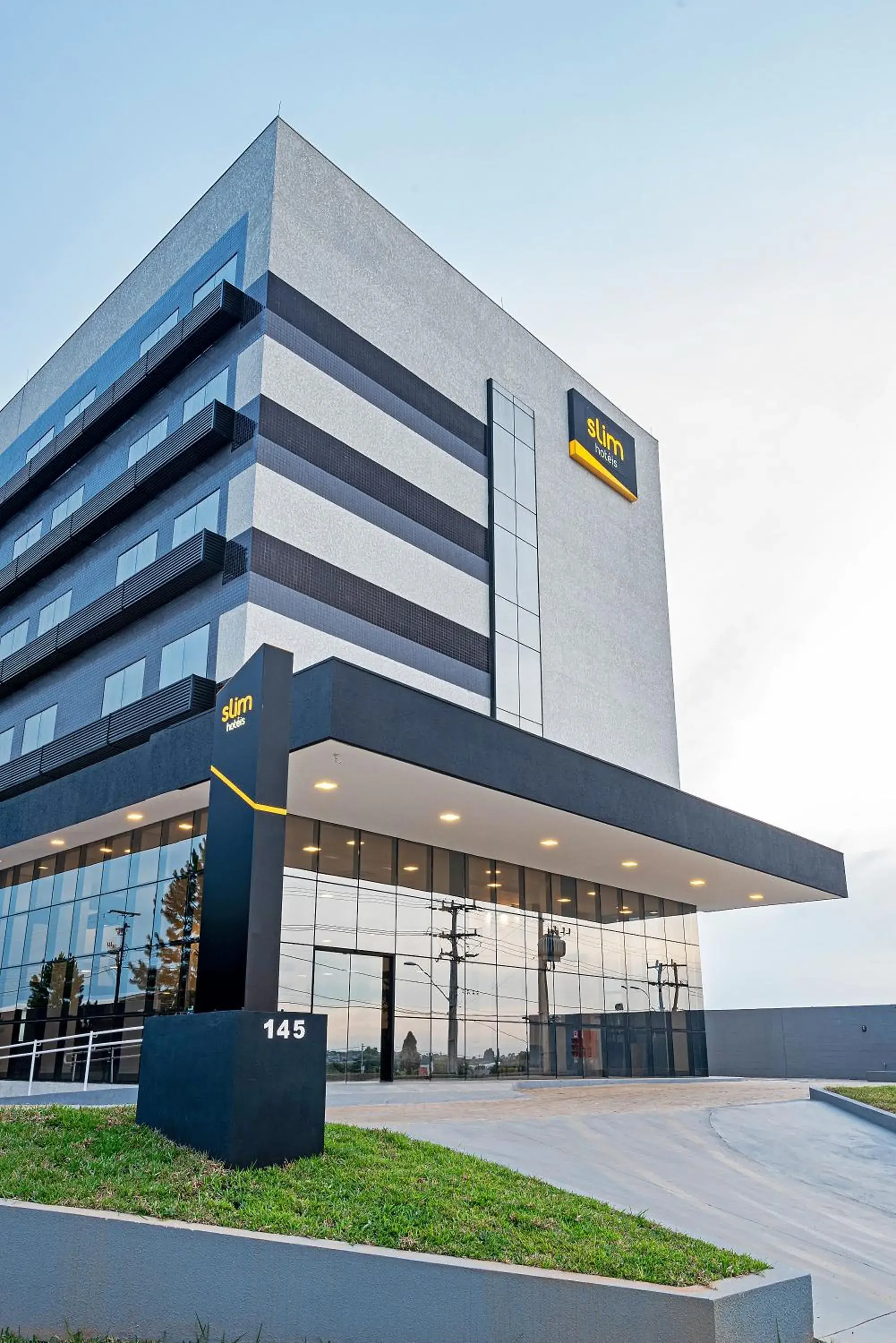 Facade/entrance in Slim Guarapuava Facade/entrance in Slim Guarapuava