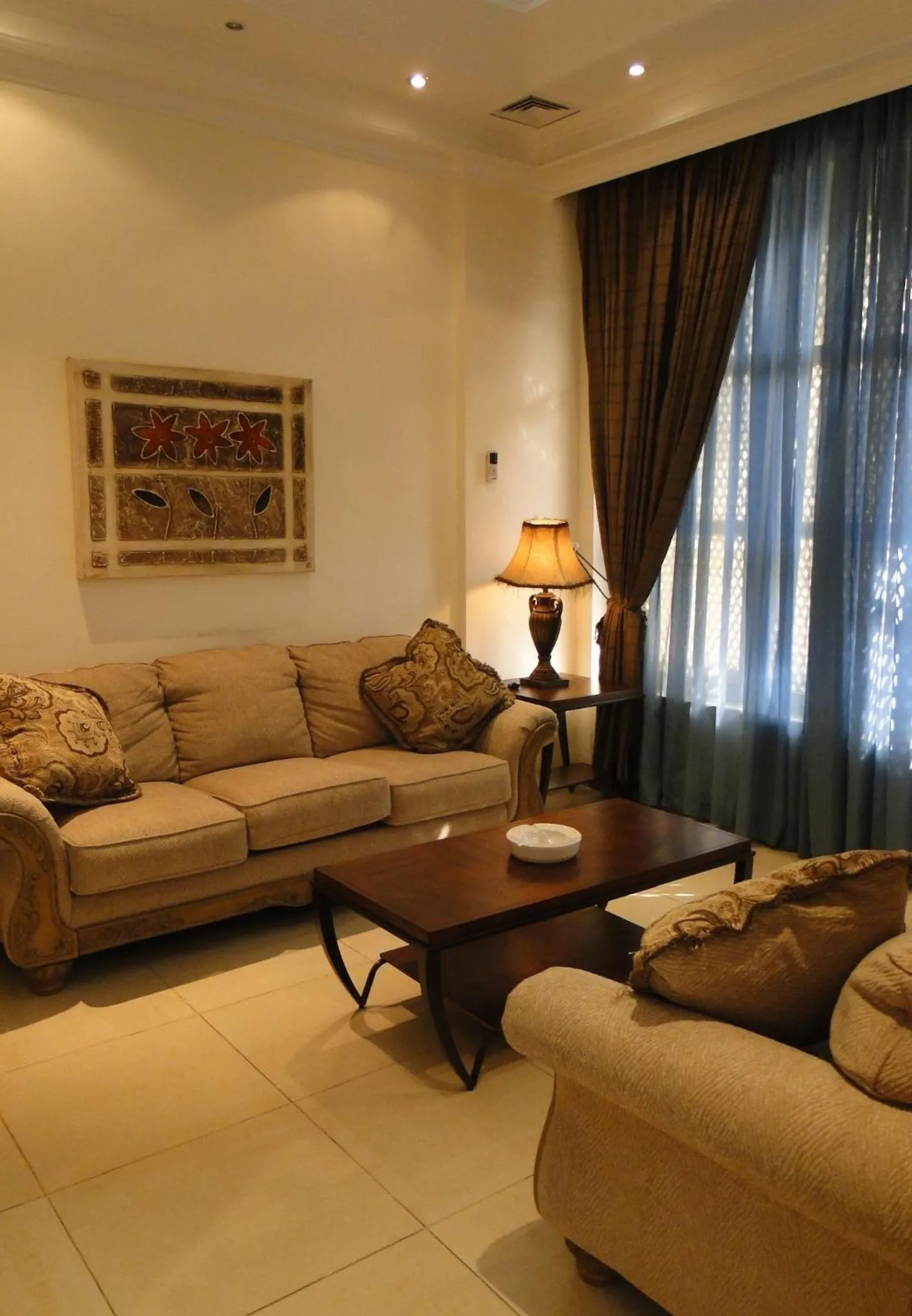 Day in Shanasheel Palace Hotel