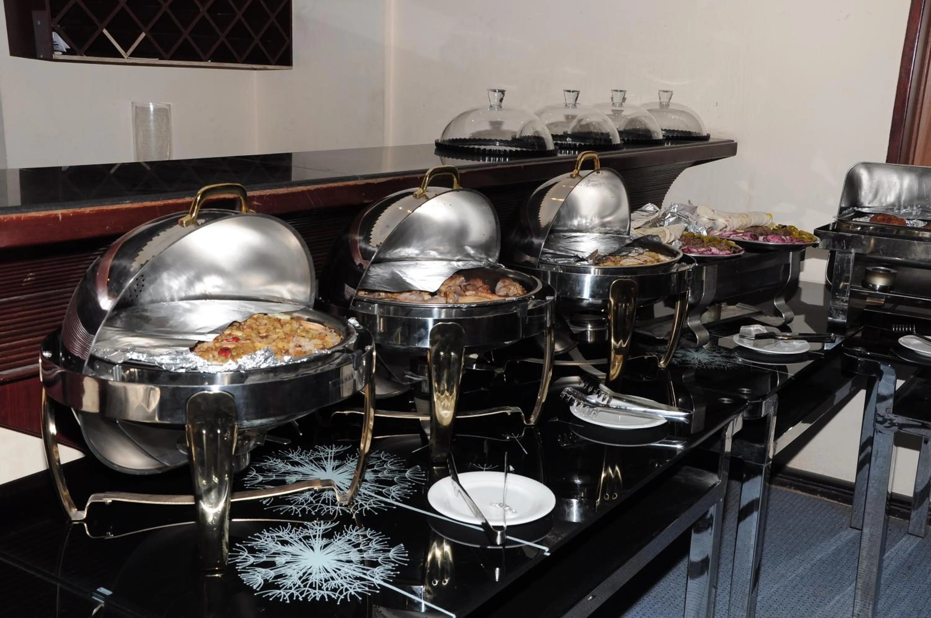 Restaurant/places to eat in Shanasheel Palace Hotel