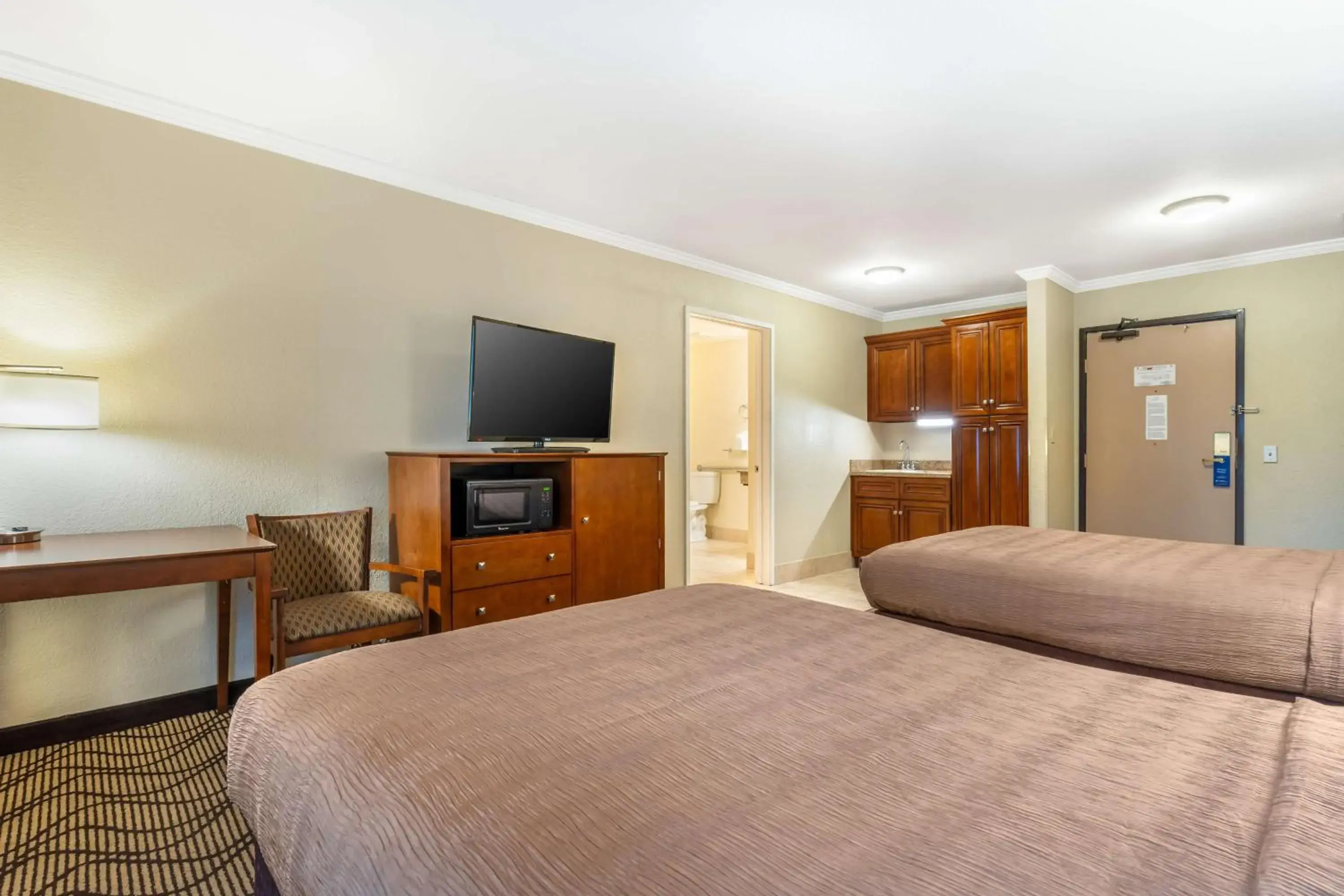 Bedroom, Bed in Best Western John Muir Inn Bedroom, Bed in Best Western John Muir Inn