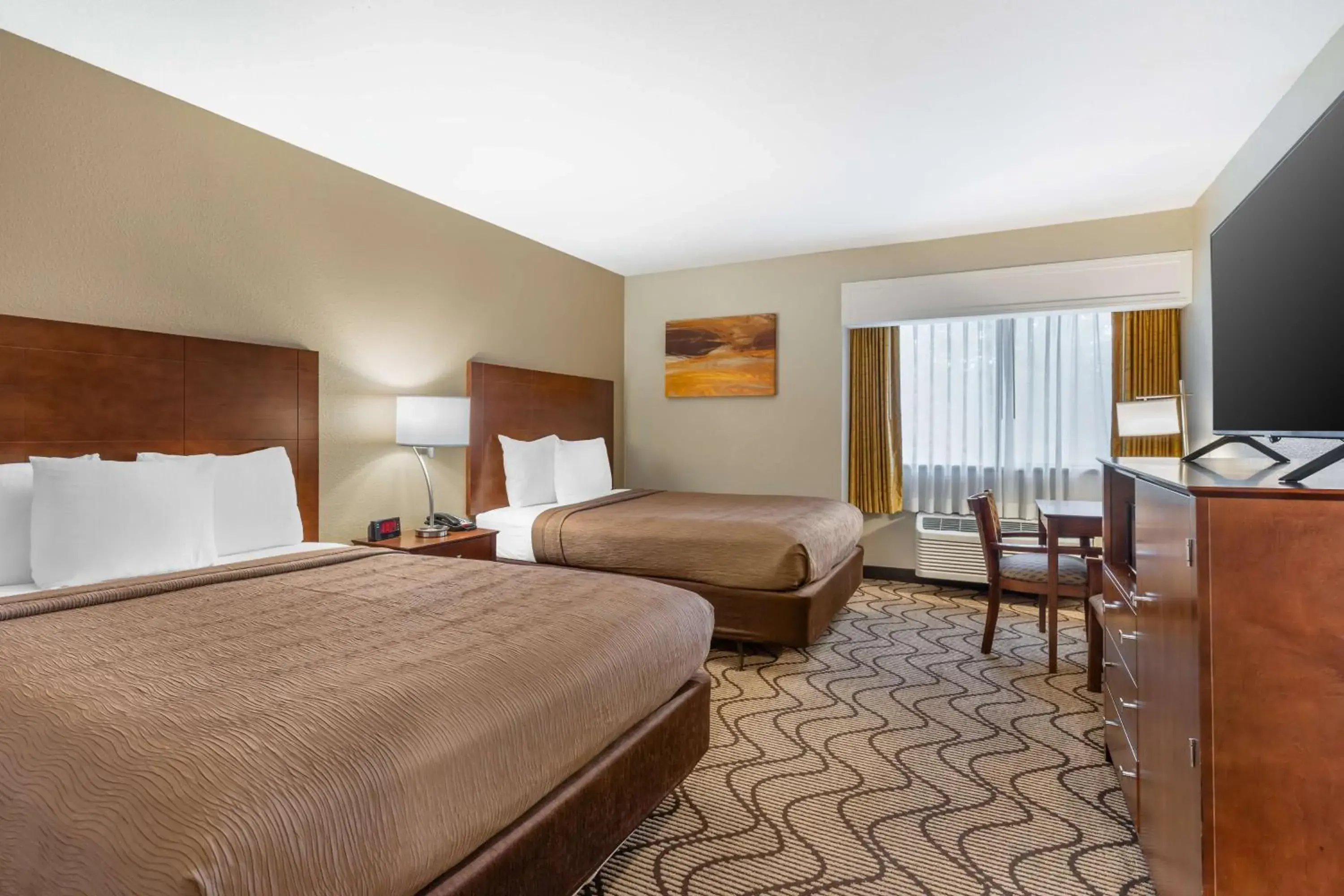 Bedroom, Bed in Best Western John Muir Inn Bedroom, Bed in Best Western John Muir Inn