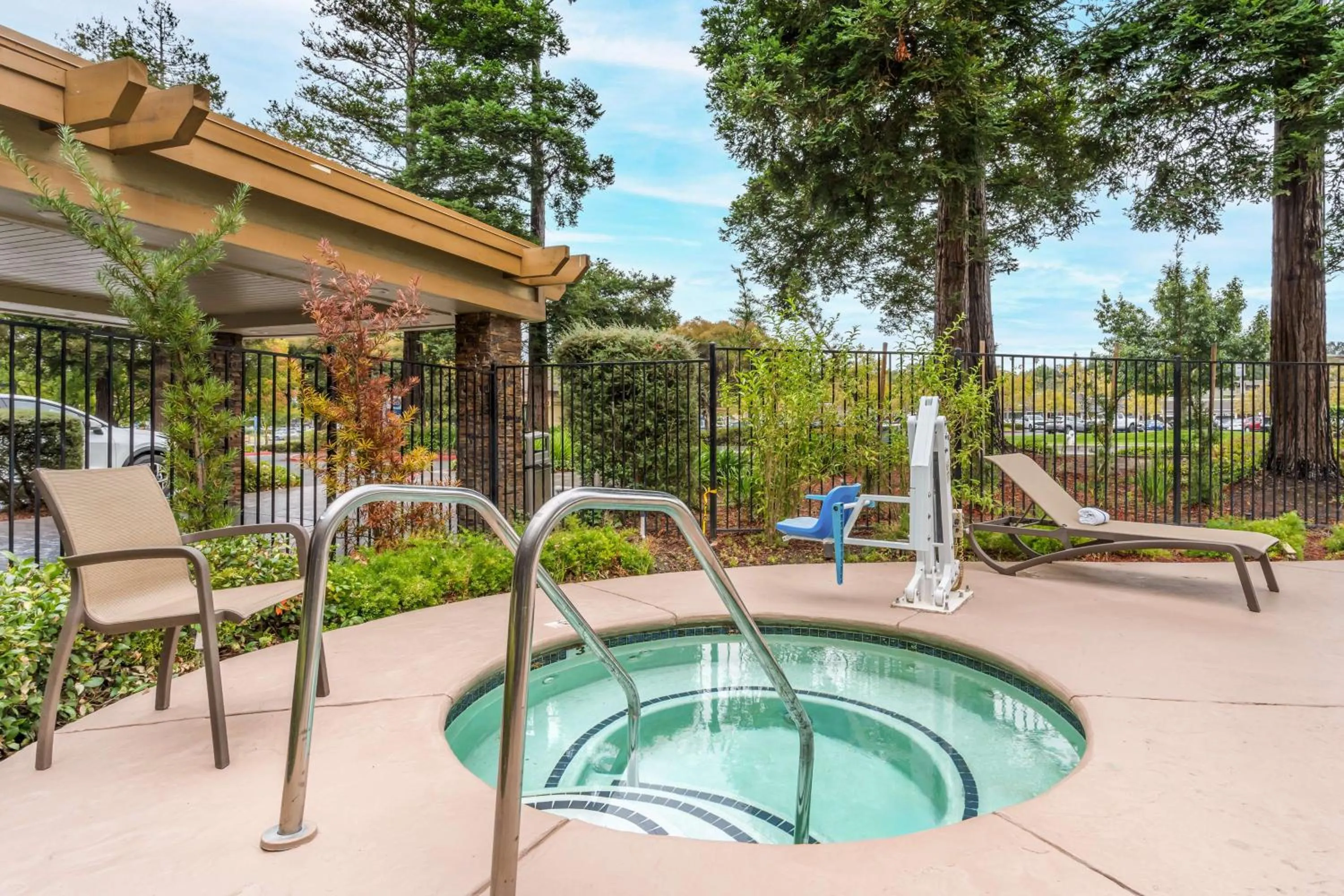 Pool view in Best Western John Muir Inn