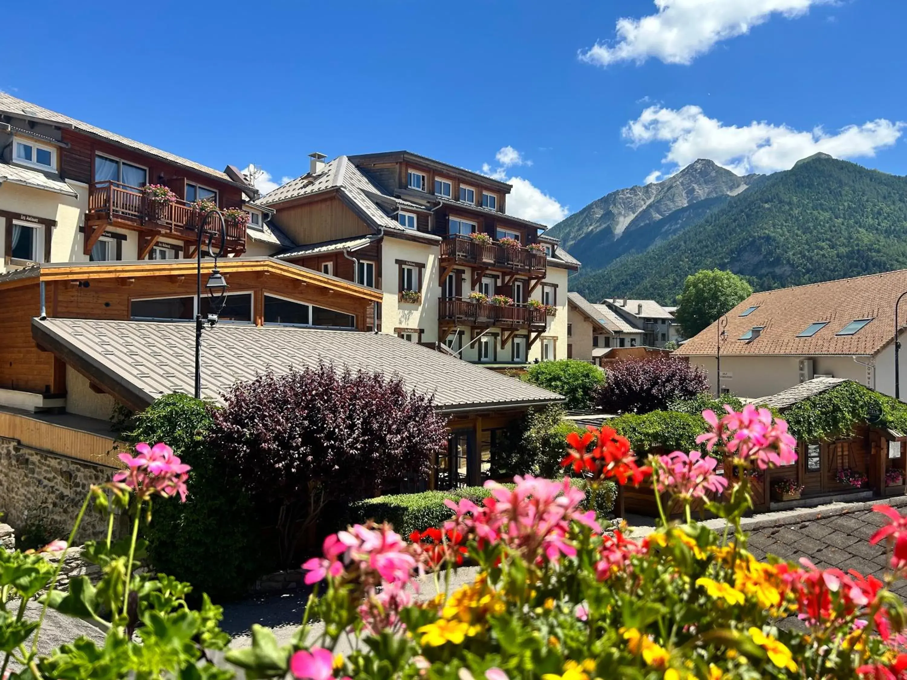 Logis Hôtel & Spa Les Autanes Logis Hôtel & Spa Les Autanes