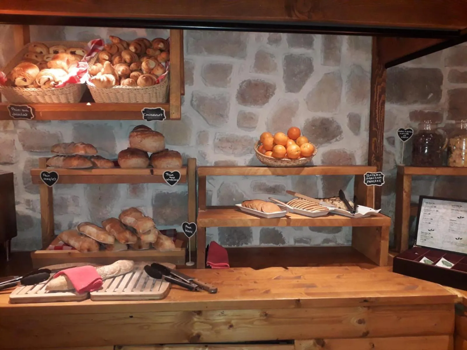 Breakfast in Logis Hôtel & Spa Les Autanes