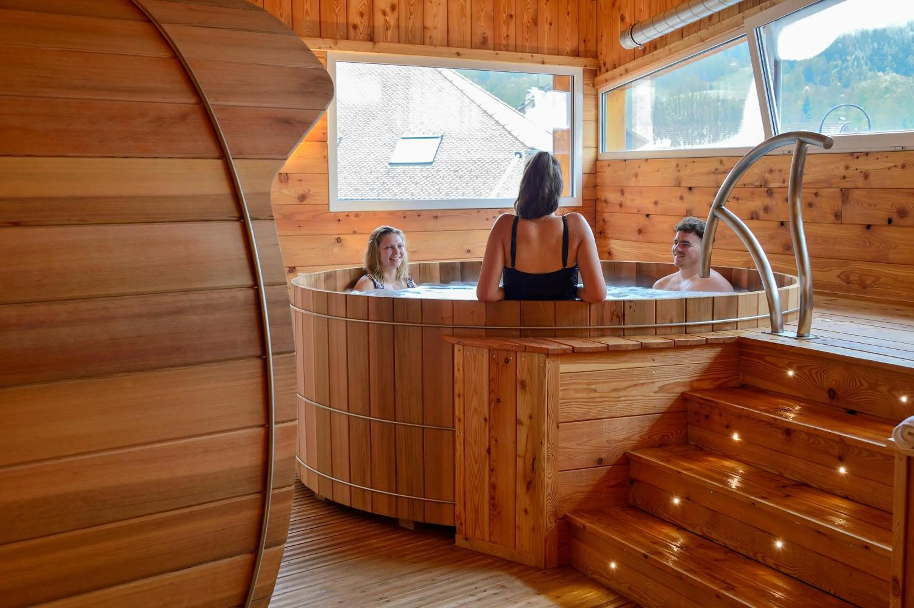 Spa and wellness centre/facilities in Logis Hôtel & Spa Les Autanes