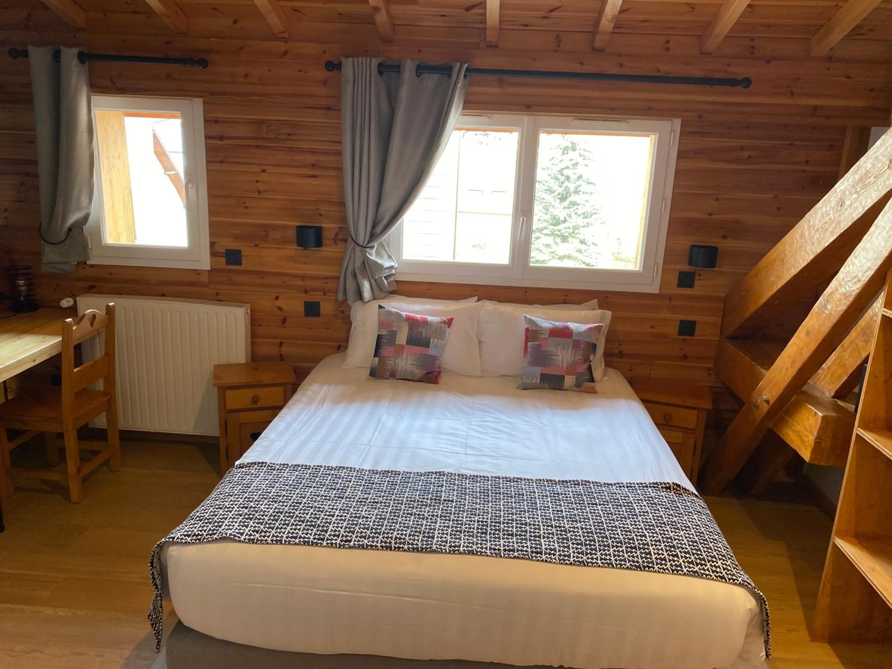 Bedroom, Bed in Logis Hôtel & Spa Les Autanes