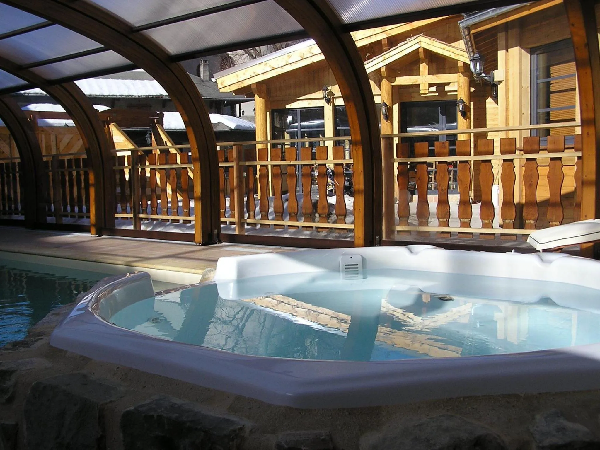 Spa and wellness centre/facilities in Logis Hôtel & Spa Les Autanes