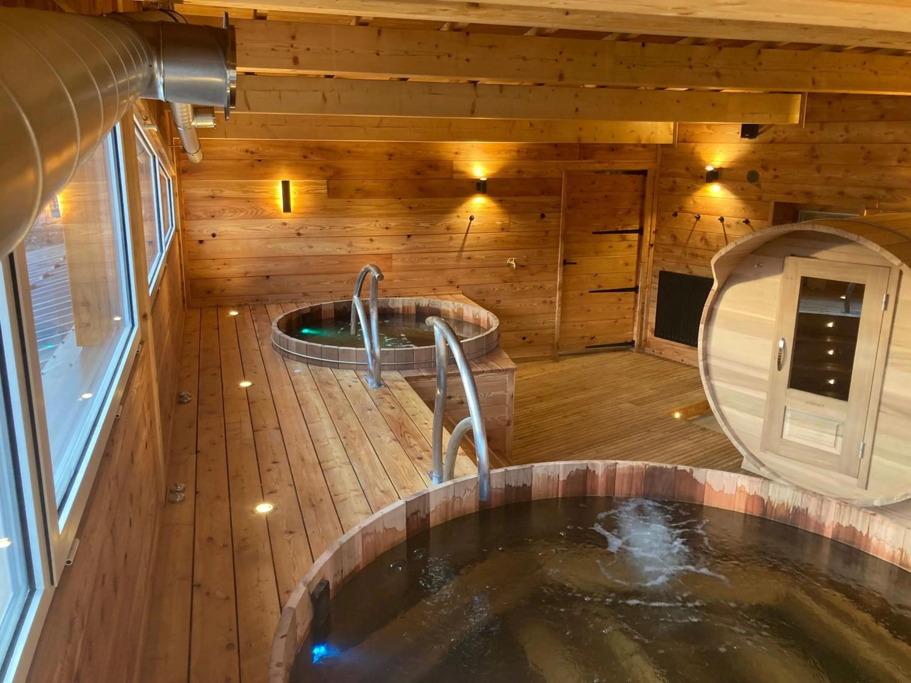 Hot Tub in Logis Hôtel & Spa Les Autanes